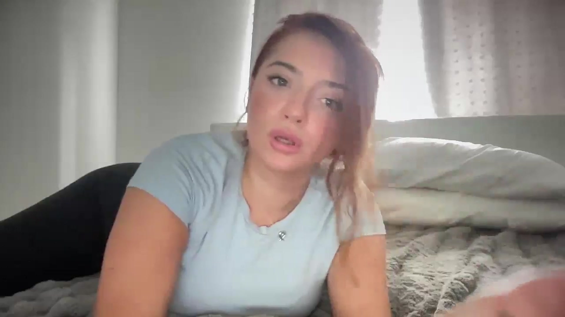 Gallery image thumbnail from xARIELx's myfreecams stream on, 06/10/2024, 17:25 image 6 of 20