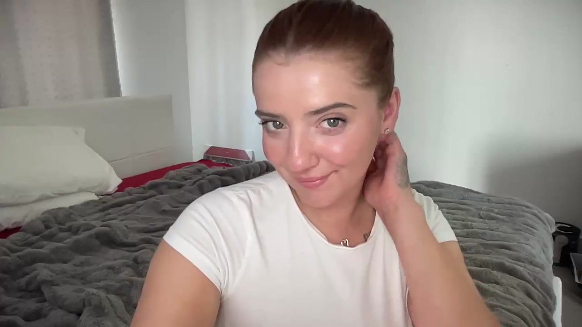 Gallery image thumbnail from xARIELx's myfreecams stream on, 06/18/2024, 18:15 image 3 of 20