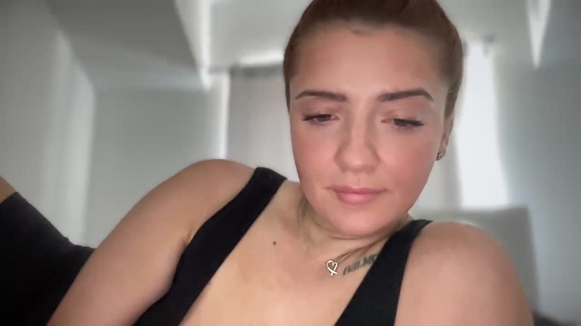 Gallery image thumbnail from xARIELx's myfreecams stream on, 06/21/2024, 17:38 image 20 of 20