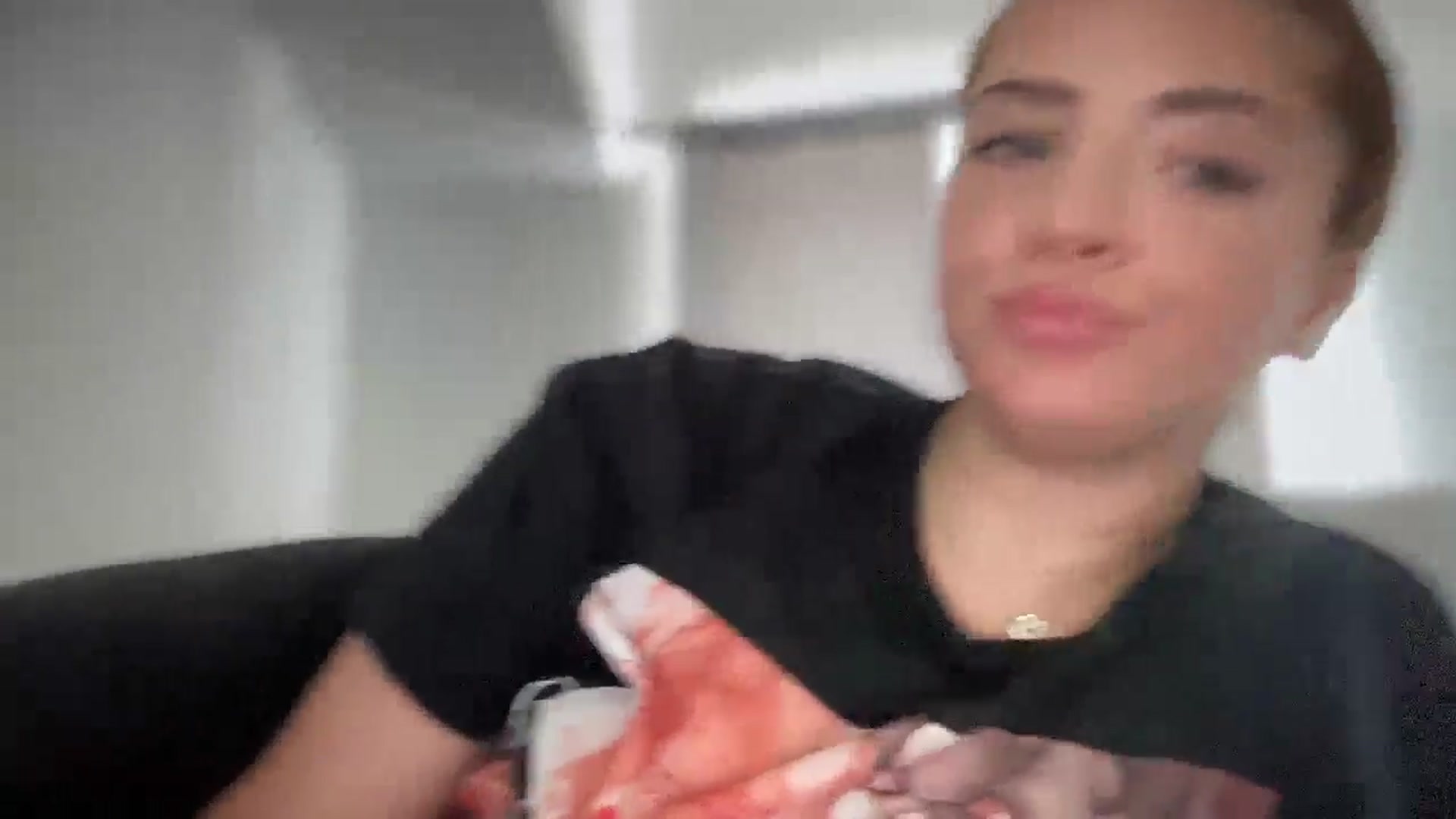 Gallery image thumbnail from xARIELx's myfreecams stream on, 06/21/2024, 17:38 image 18 of 20