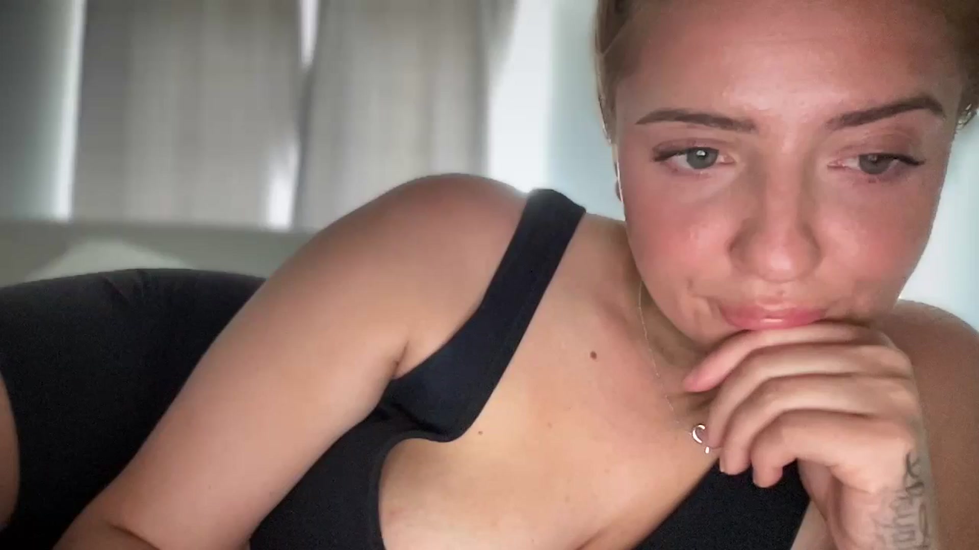 Gallery image thumbnail from xARIELx's myfreecams stream on, 06/21/2024, 18:15 image 20 of 20
