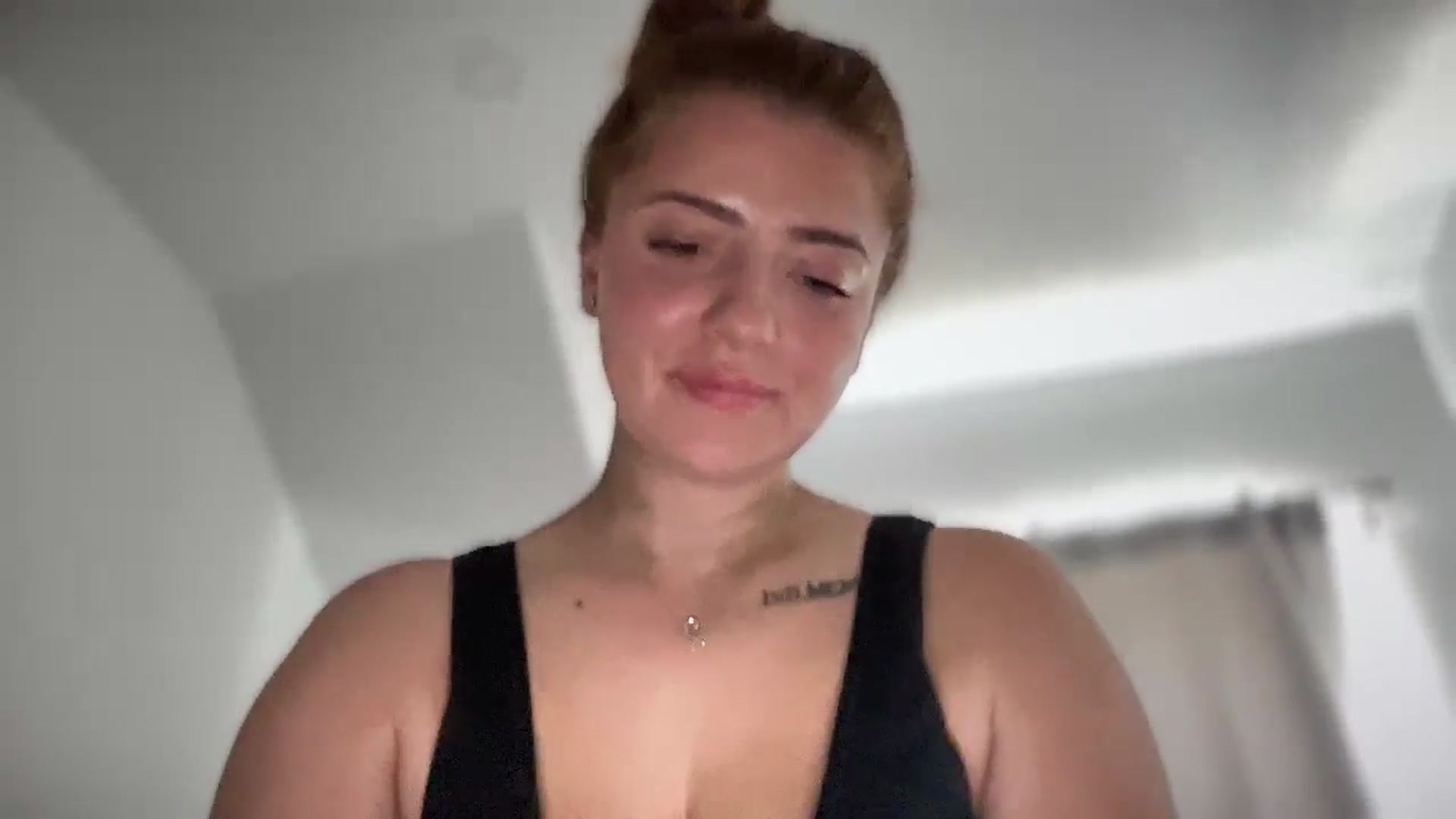 Gallery image thumbnail from xARIELx's myfreecams stream on, 06/21/2024, 18:15 image 13 of 20