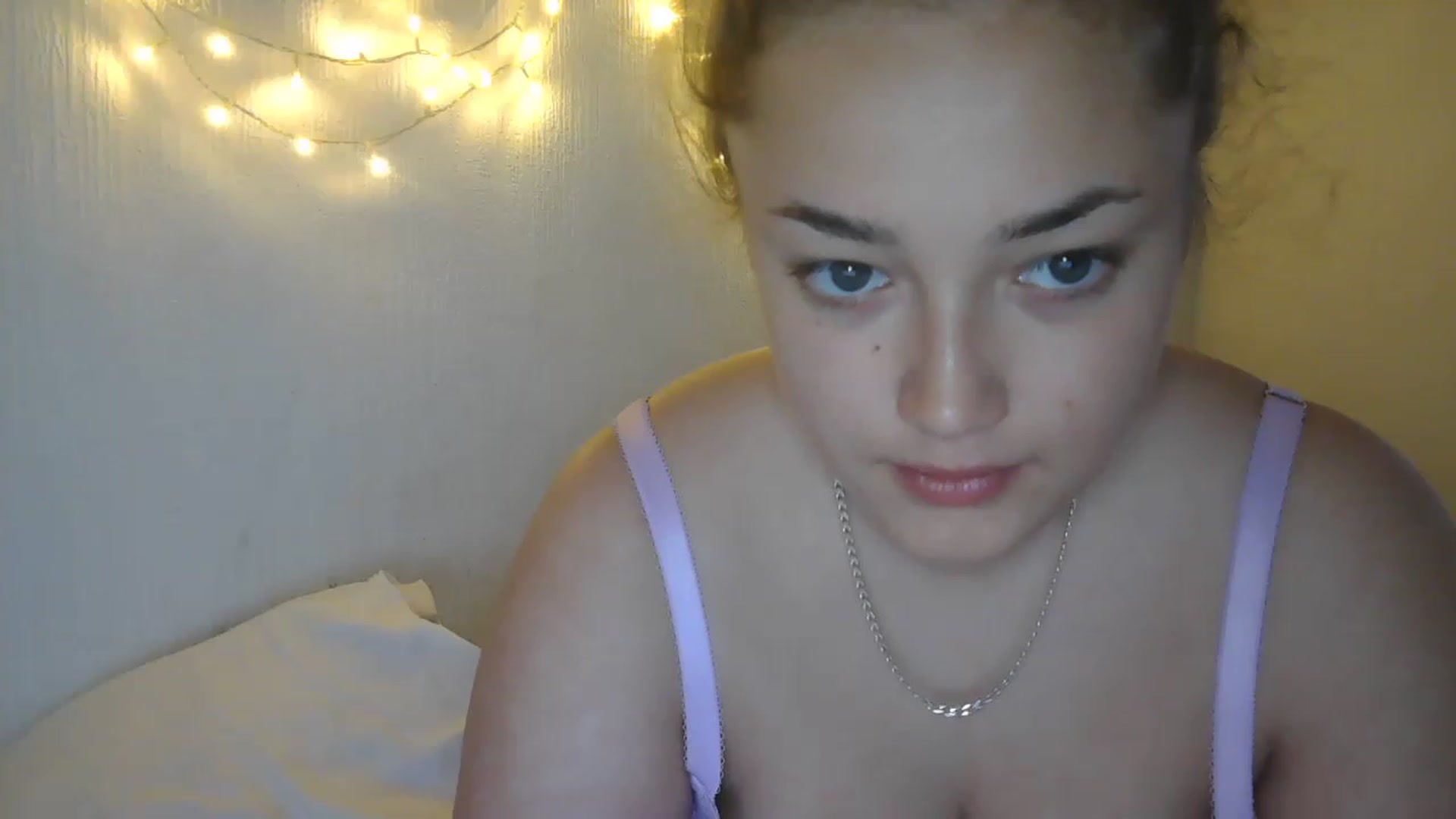 Gallery image thumbnail from xBossGalsx's myfreecams stream on, 06/18/2023, 10:28 image 20 of 20