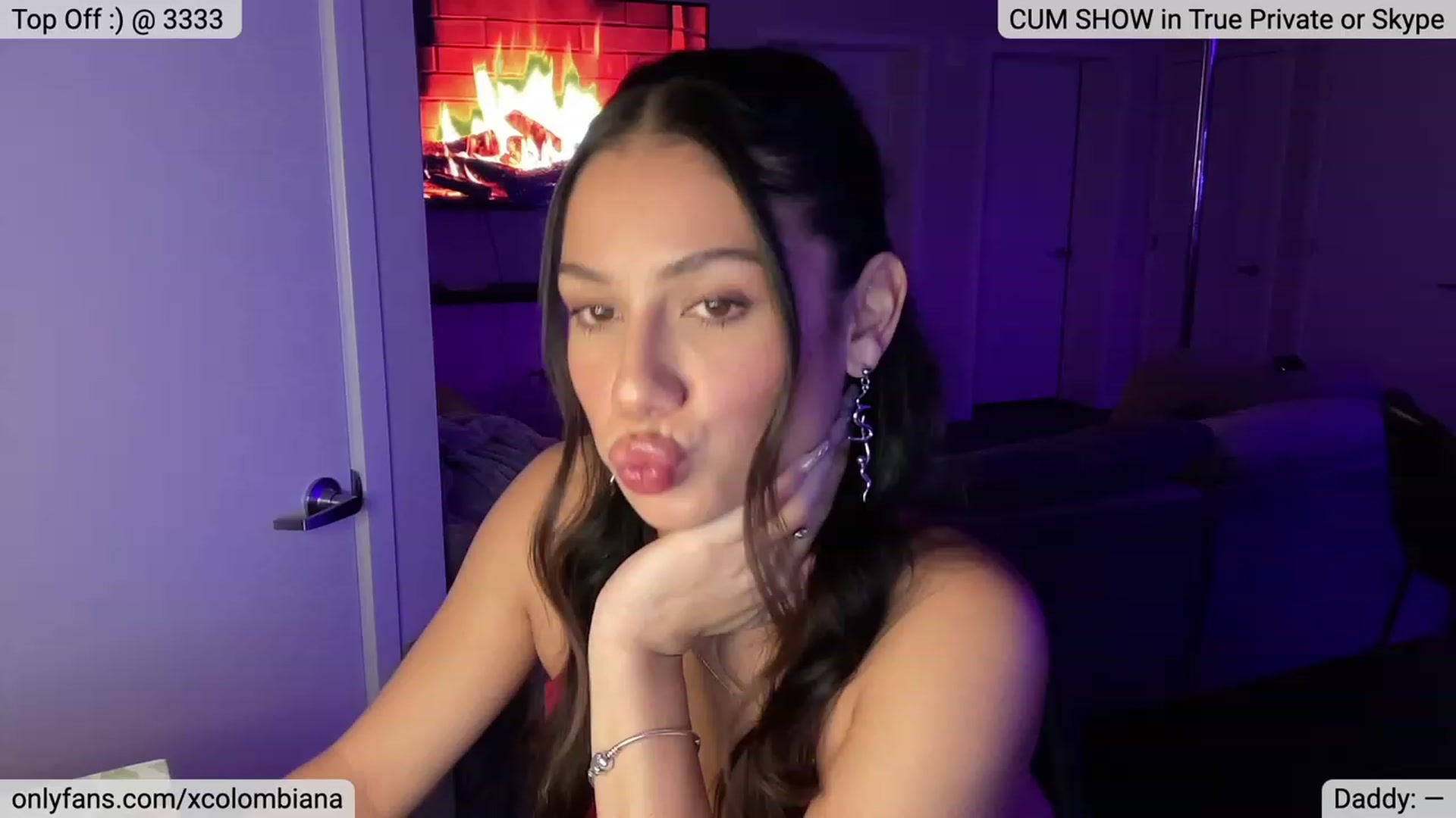 Gallery image thumbnail from xColombiana's myfreecams stream on, 01/06/2023, 04:15 image 17 of 20