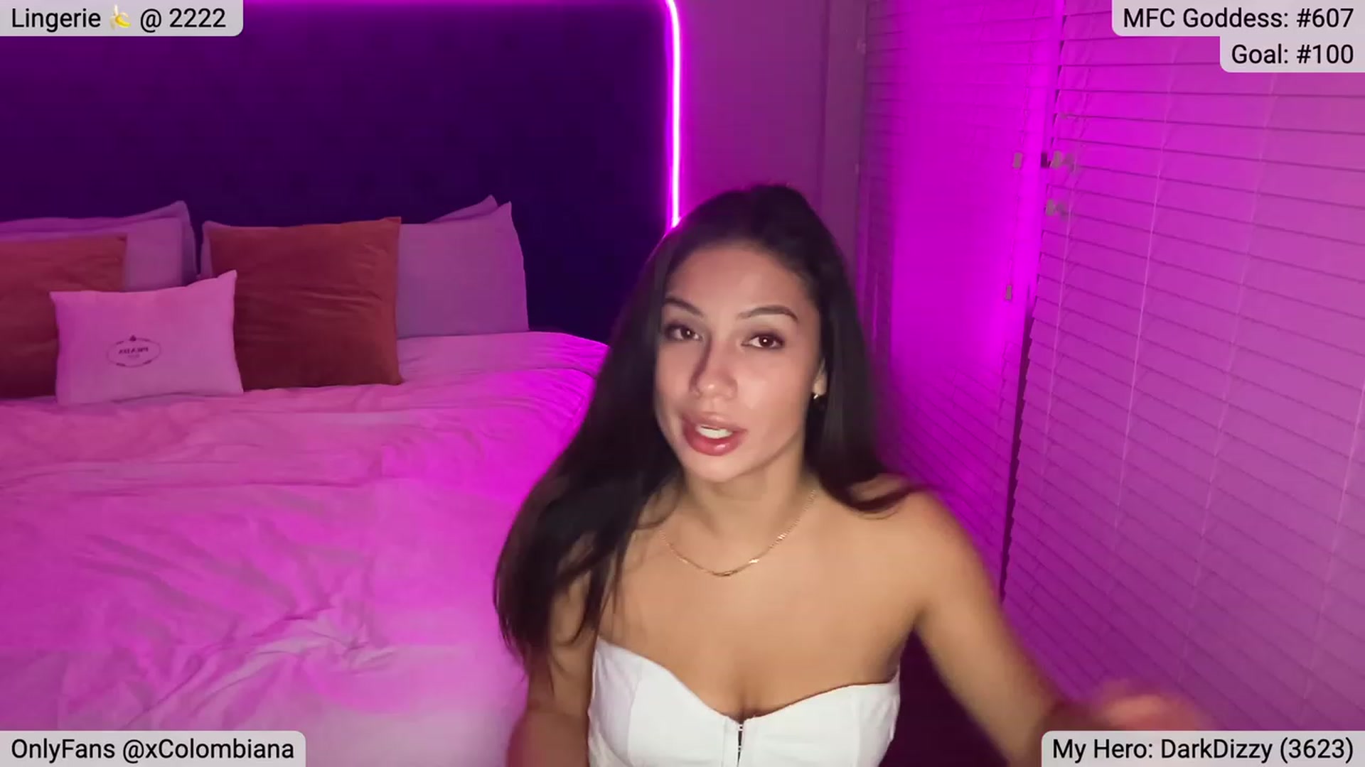 Gallery image thumbnail from xColombiana's myfreecams stream on, 06/03/2023, 01:01 image 10 of 20