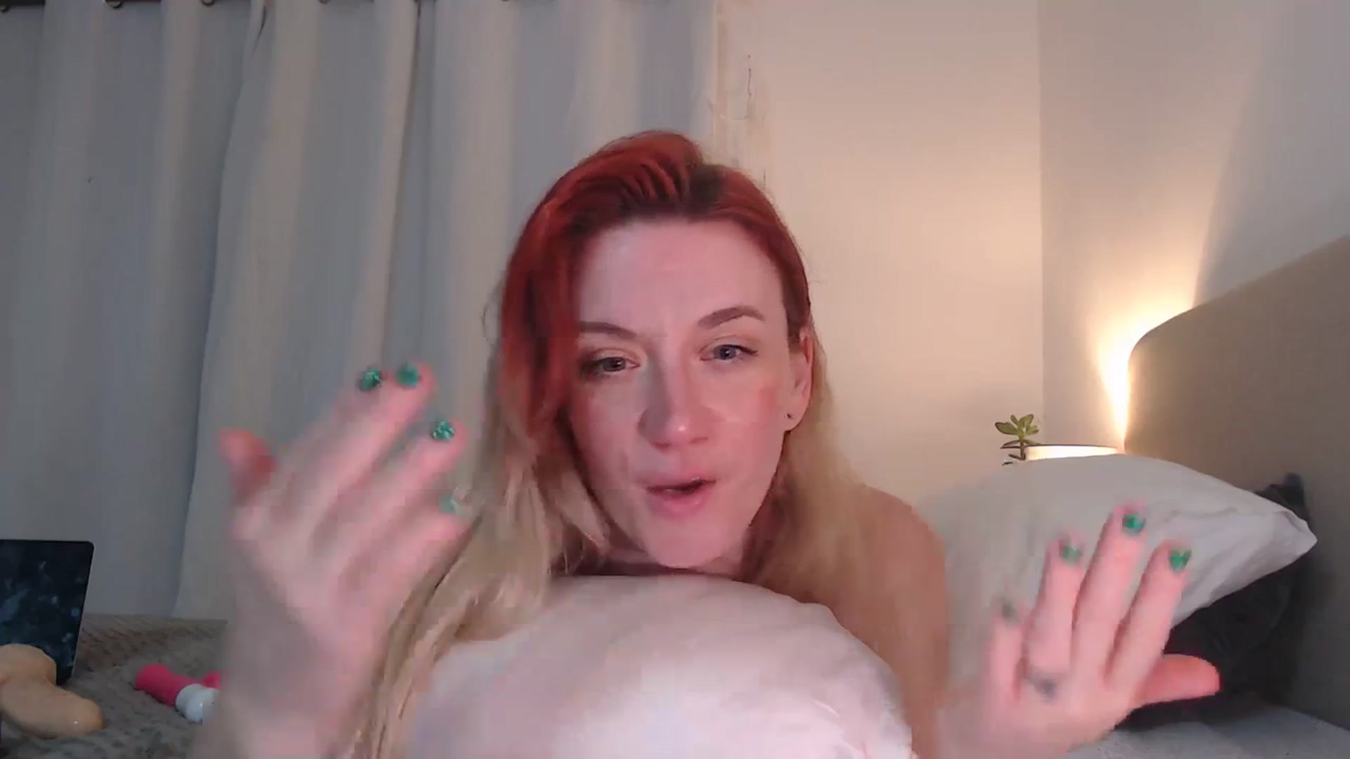 Gallery image thumbnail from xDaisyx's myfreecams stream on, 12/19/2023, 24:31 image 20 of 20