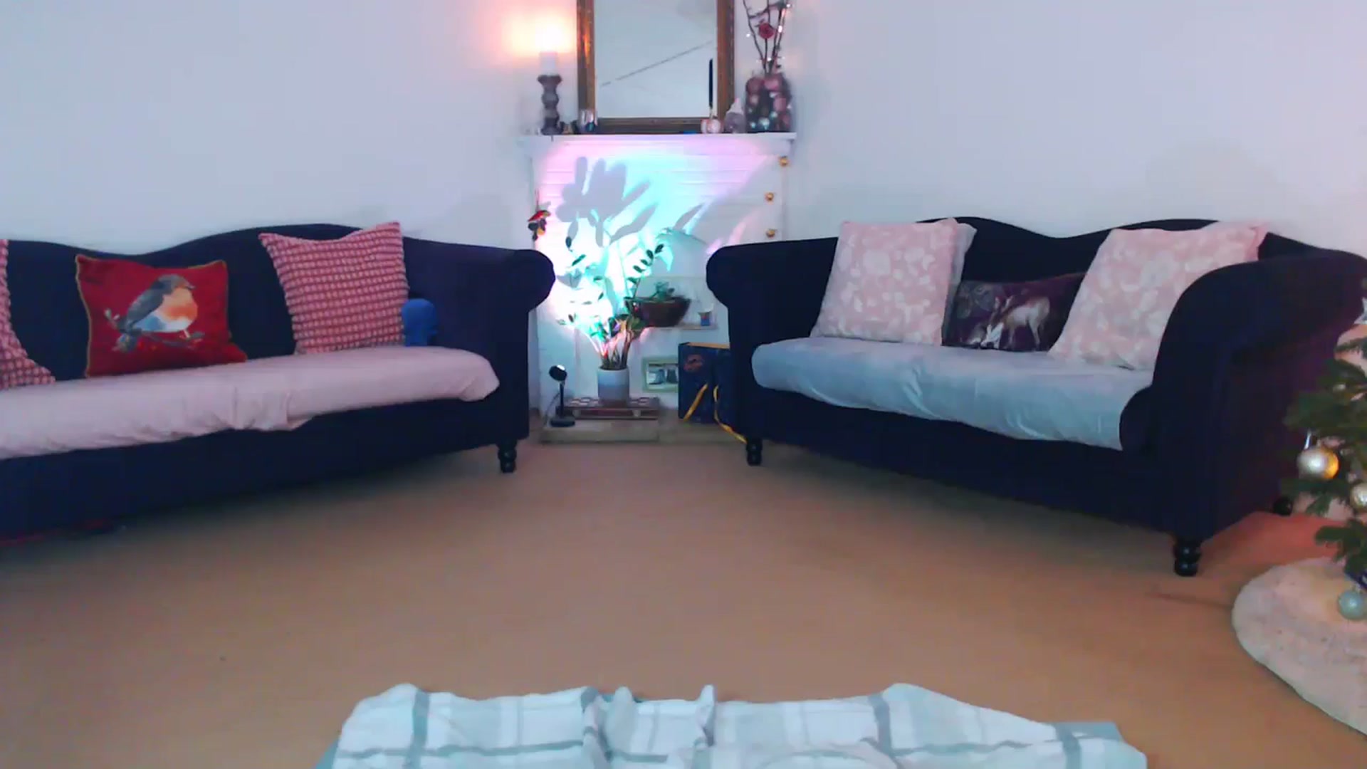 Gallery image thumbnail from xDaisyx's myfreecams stream on, 12/19/2023, 18:33 image 15 of 20