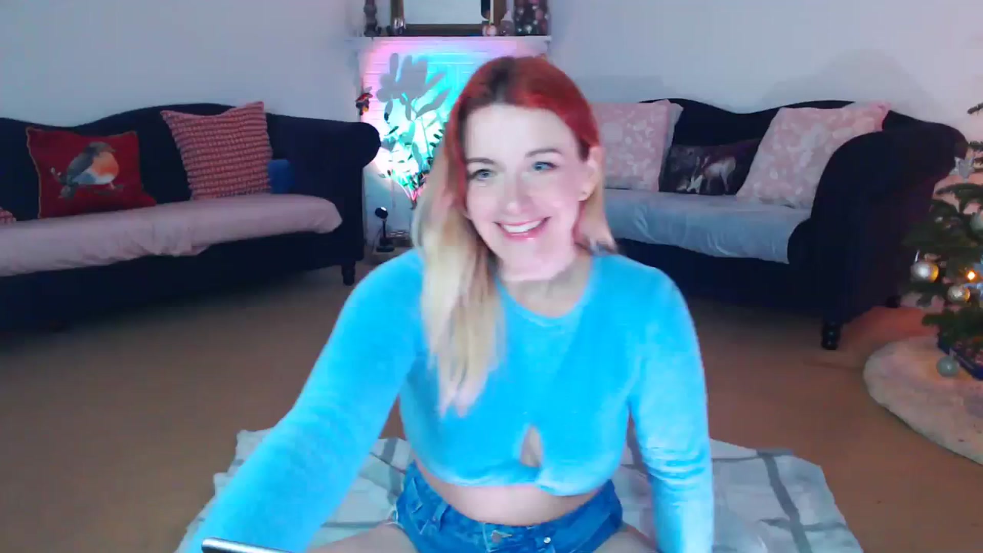 Gallery image thumbnail from xDaisyx's myfreecams stream on, 12/19/2023, 18:33 image 5 of 20