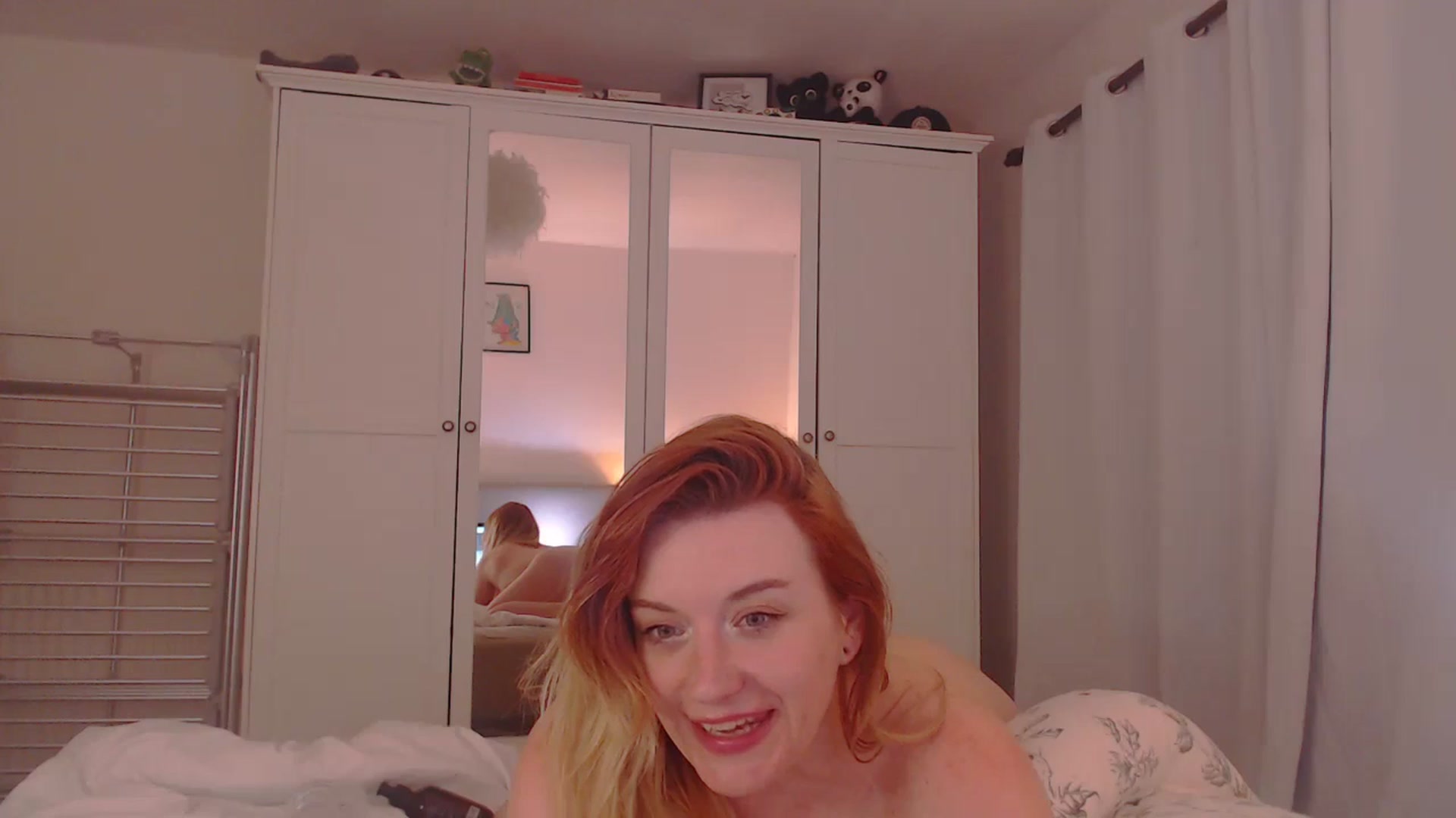 Gallery image thumbnail from xDaisyx's myfreecams stream on, 12/29/2023, 24:01 image 15 of 20