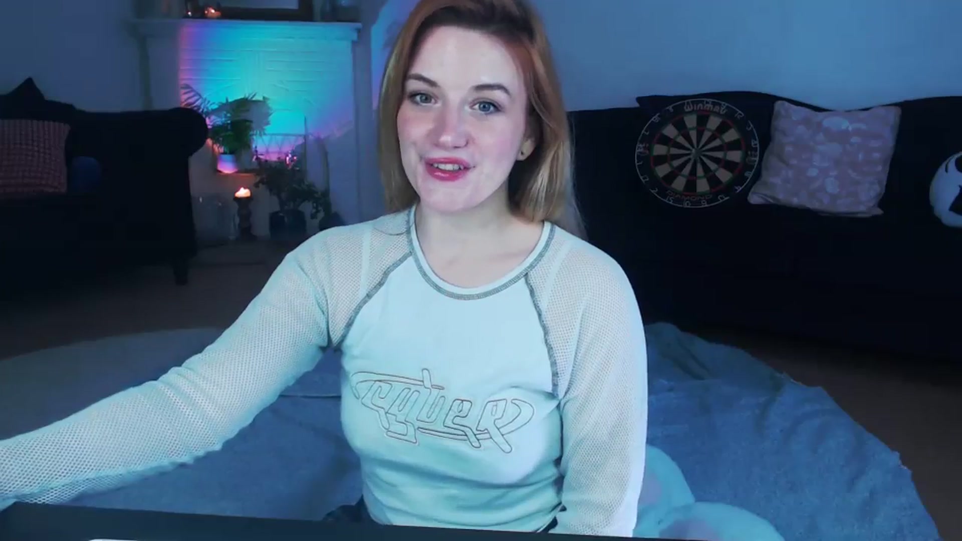 Gallery image thumbnail from xDaisyx's myfreecams stream on, 01/08/2024, 15:03 image 17 of 20