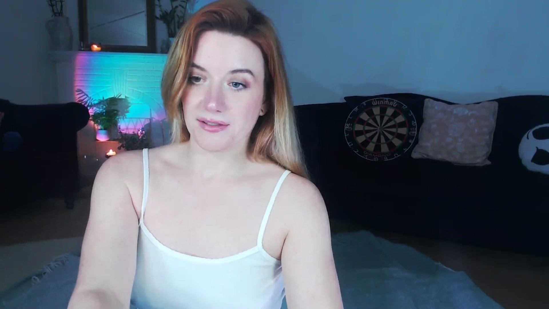 Gallery image thumbnail from xDaisyx's myfreecams stream on, 01/08/2024, 17:15 image 6 of 20