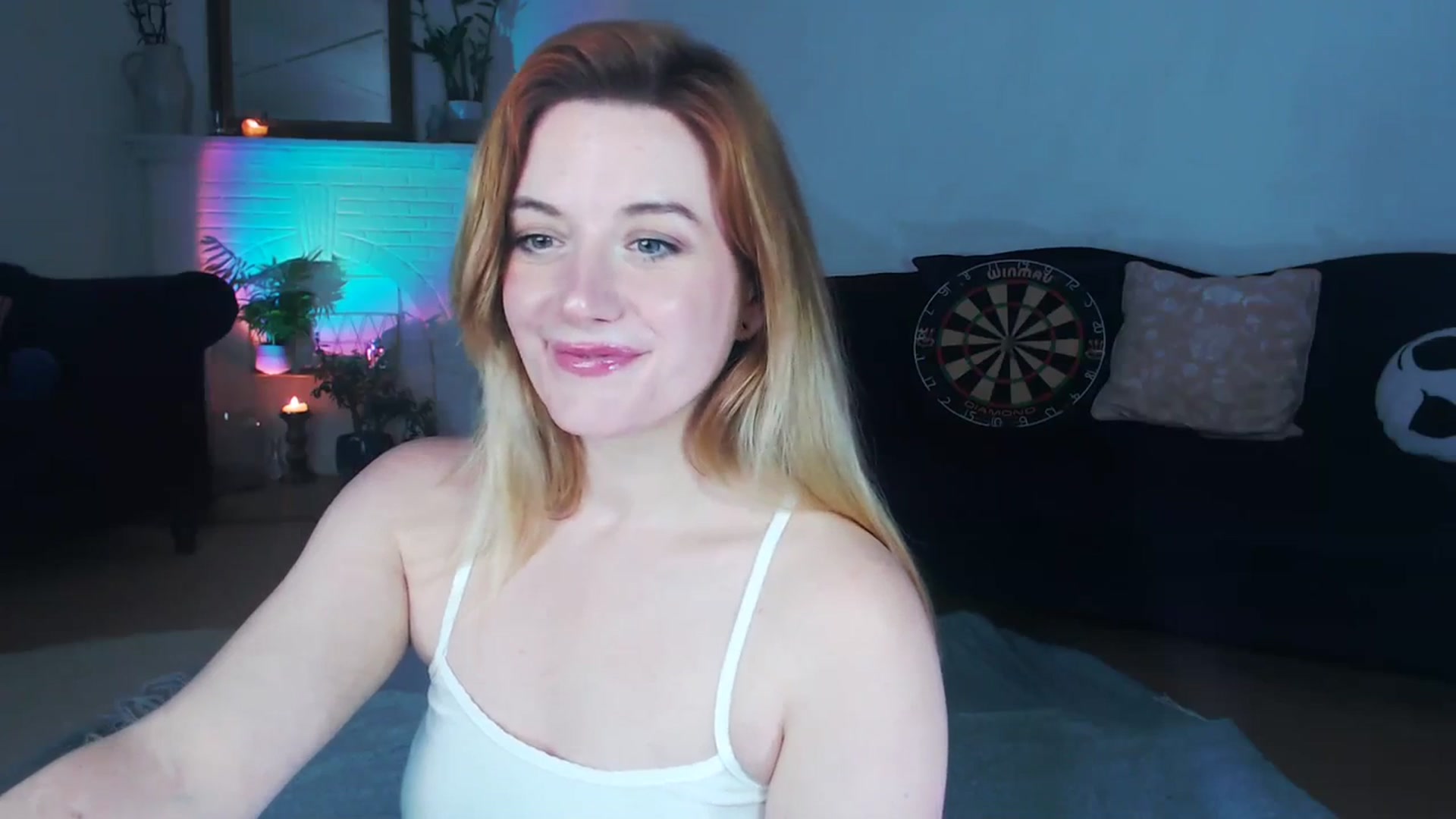 Gallery image thumbnail from xDaisyx's myfreecams stream on, 01/08/2024, 17:15 image 11 of 20