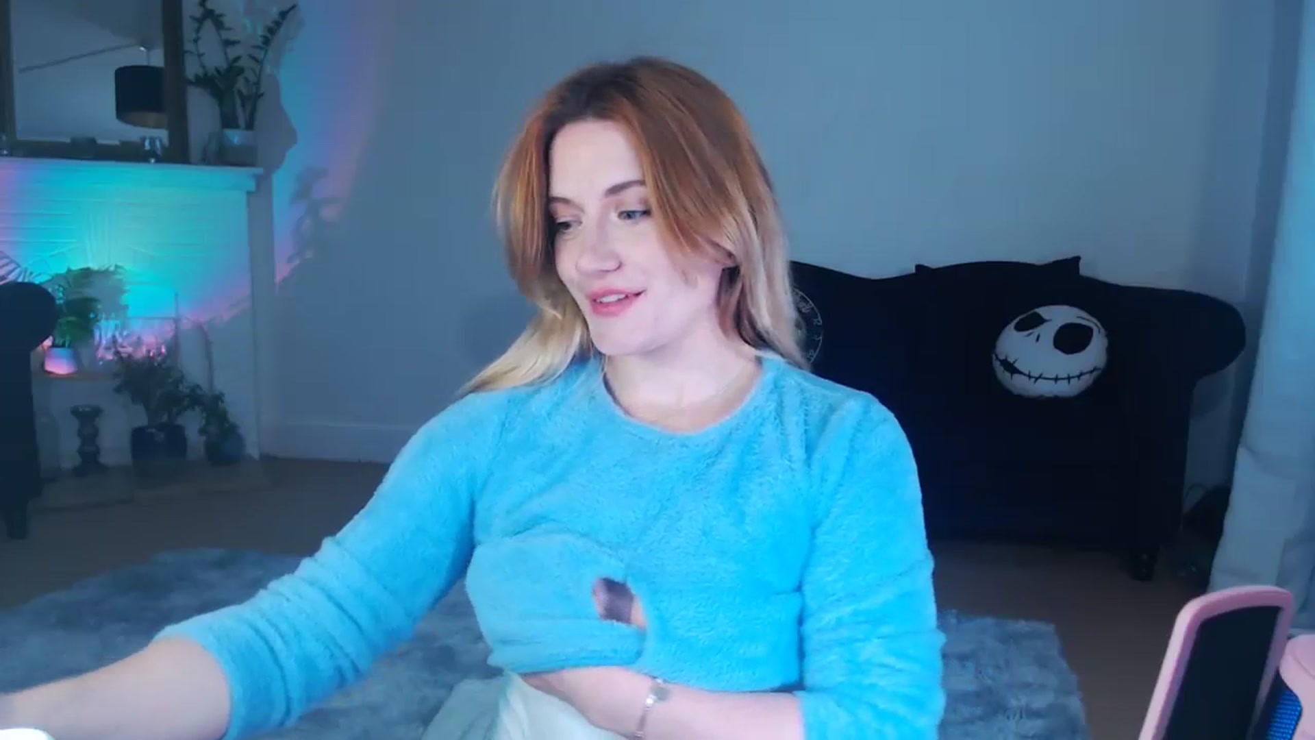 Gallery image thumbnail from xDaisyx's myfreecams stream on, 01/16/2024, 16:43 image 10 of 20