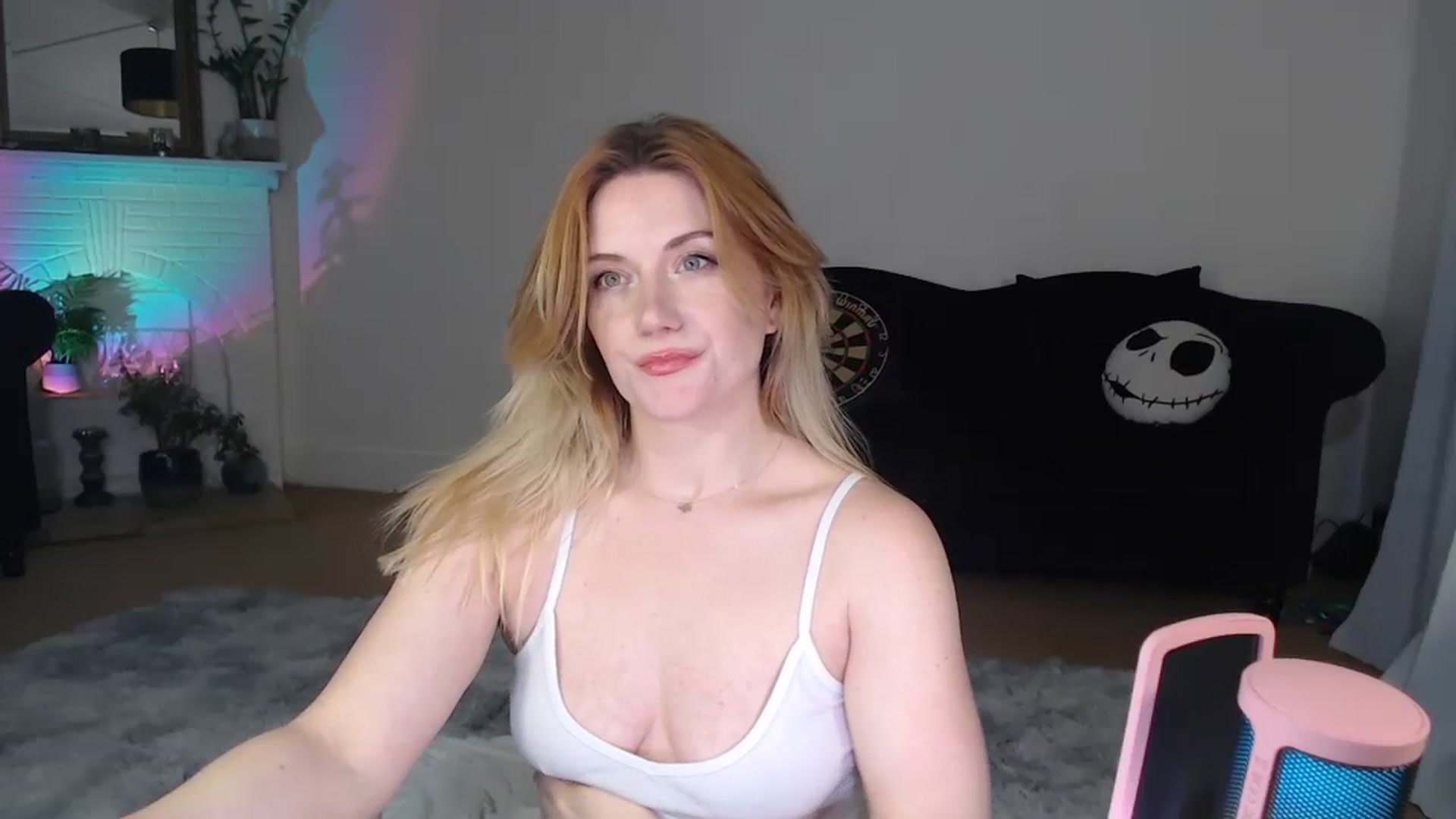 Gallery image thumbnail from xDaisyx's myfreecams stream on, 01/16/2024, 17:17 image 16 of 20