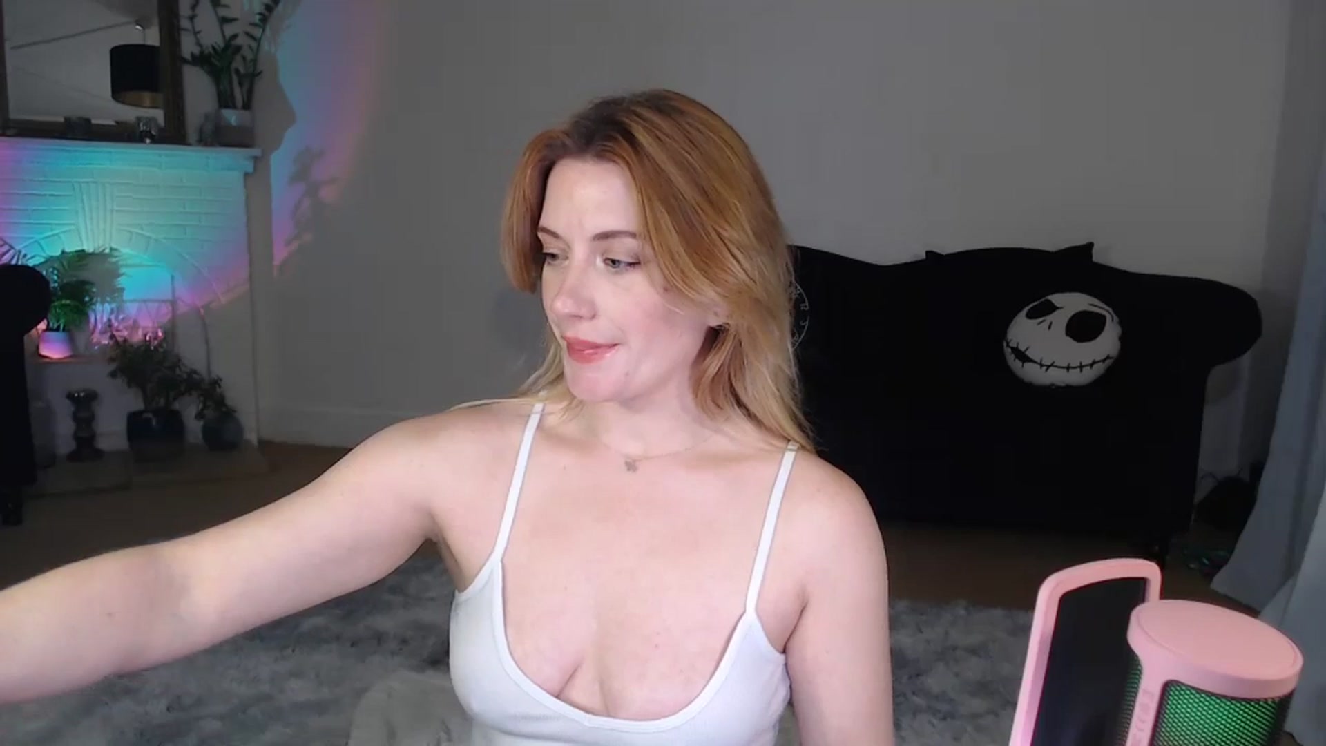 Gallery image thumbnail from xDaisyx's myfreecams stream on, 01/16/2024, 17:17 image 12 of 20