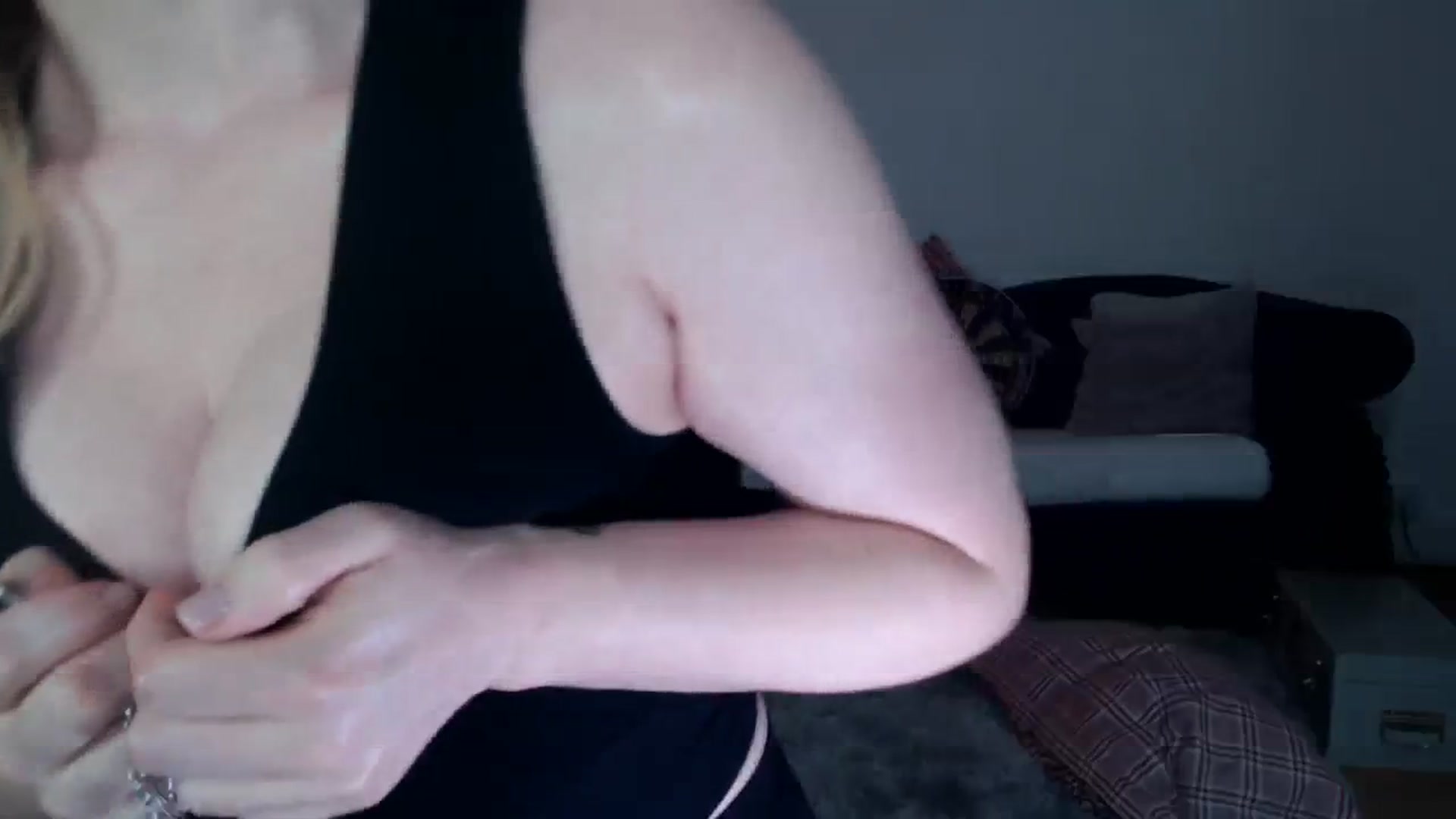 Gallery image thumbnail from xDaisyx's myfreecams stream on, 01/25/2024, 07:08 image 14 of 20