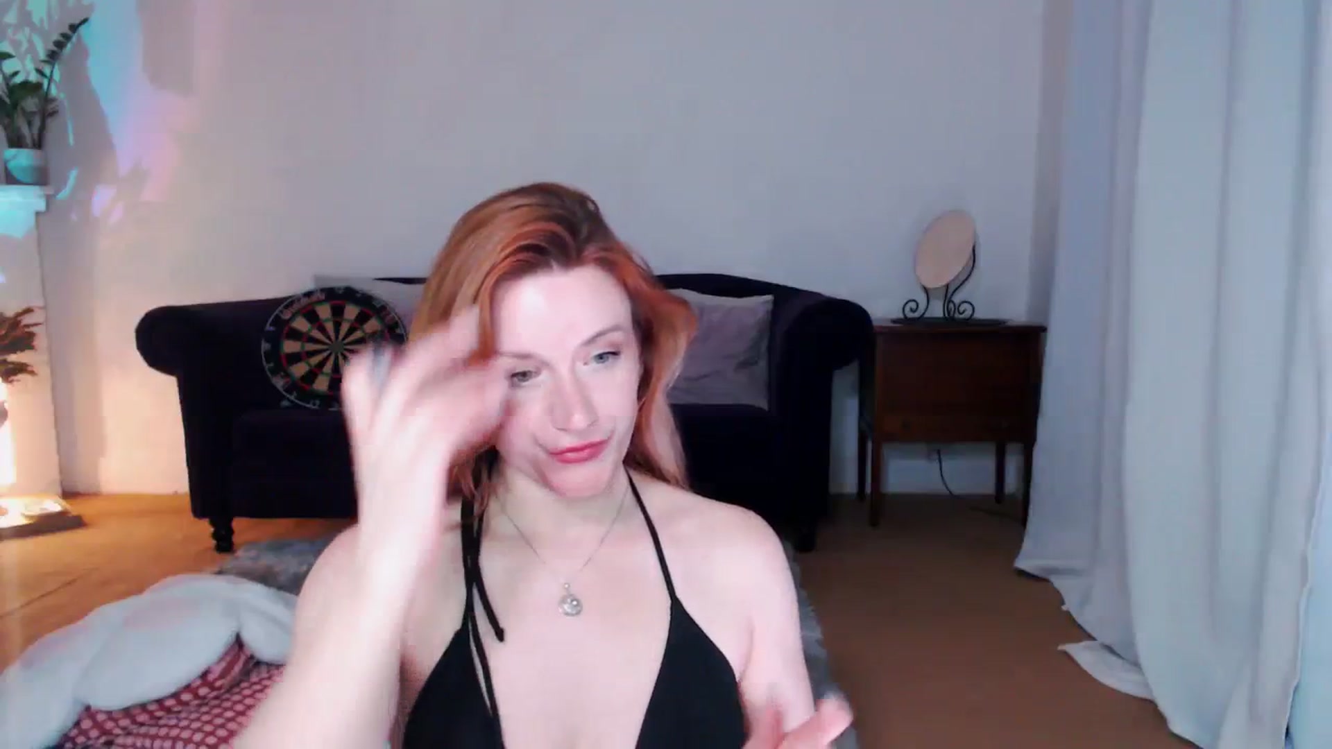 Gallery image thumbnail from xDaisyx's myfreecams stream on, 02/06/2024, 19:35 image 13 of 20