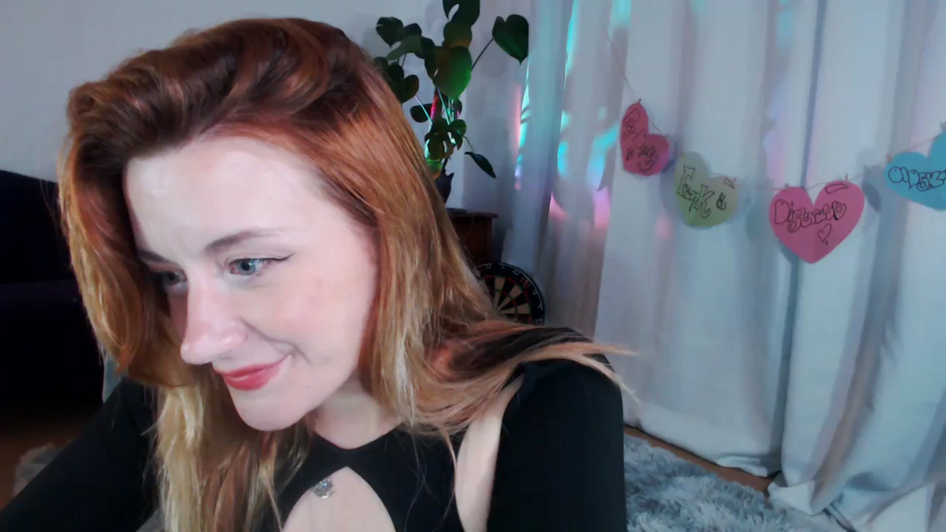 Gallery image thumbnail from xDaisyx's myfreecams stream on, 02/07/2024, 15:59 image 17 of 20