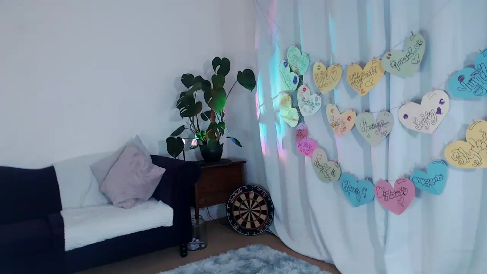 Gallery image thumbnail from xDaisyx's myfreecams stream on, 02/09/2024, 18:27 image 13 of 20