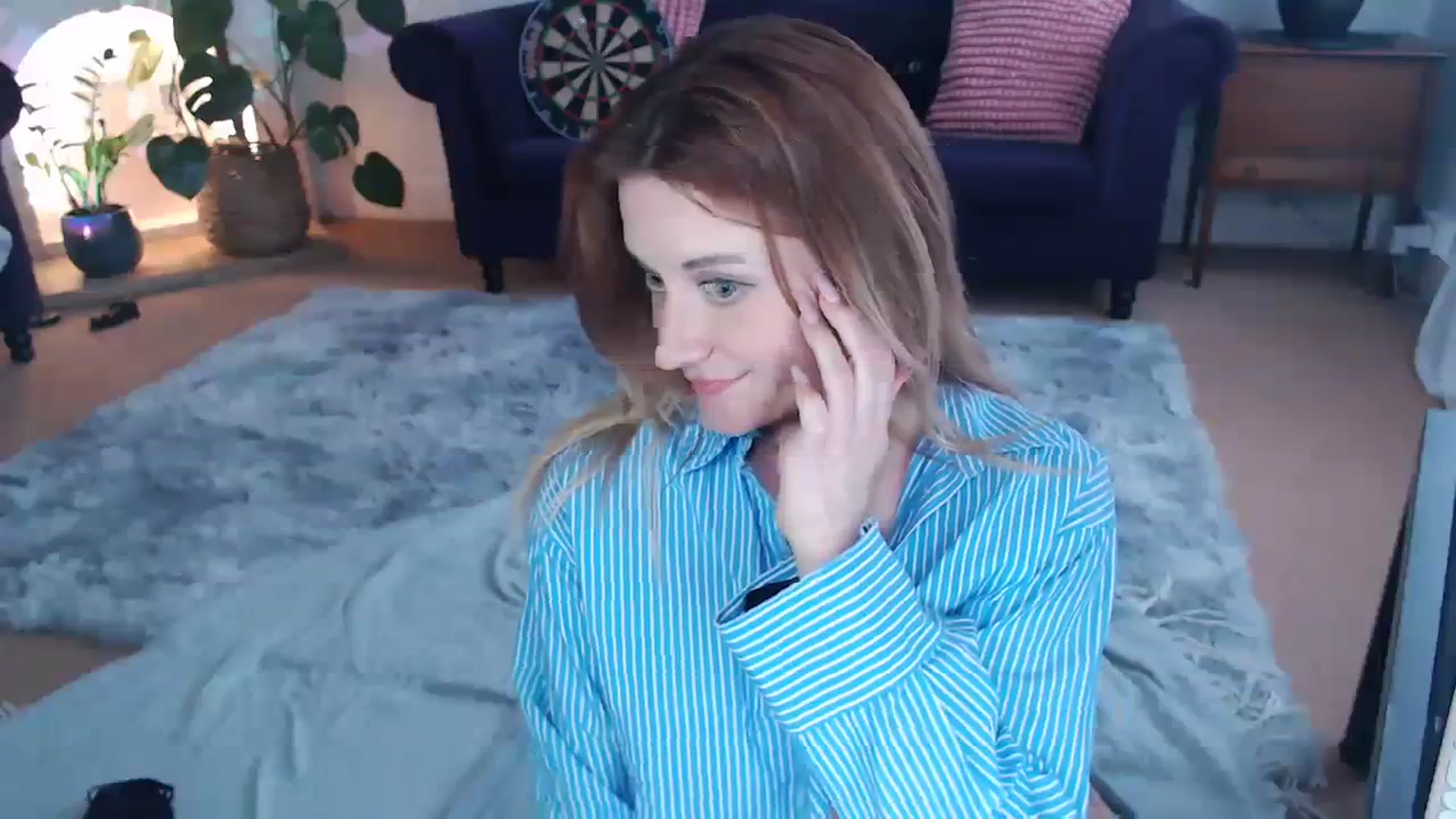 Gallery image thumbnail from xDaisyx's myfreecams stream on, 03/19/2024, 17:02 image 12 of 20