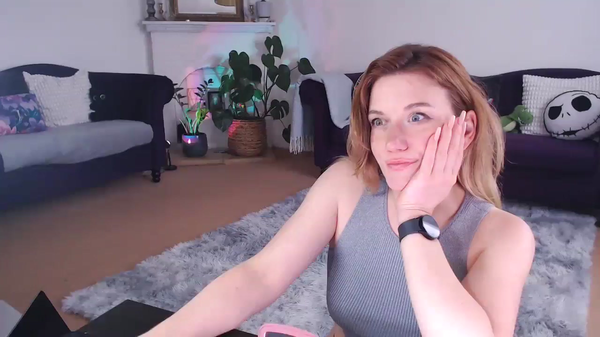 Gallery image thumbnail from xDaisyx's myfreecams stream on, 04/04/2024, 15:49 image 1 of 20