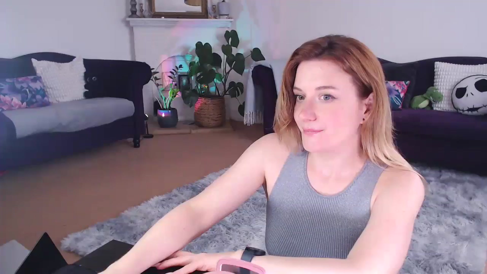 Gallery image thumbnail from xDaisyx's myfreecams stream on, 04/04/2024, 15:49 image 3 of 20