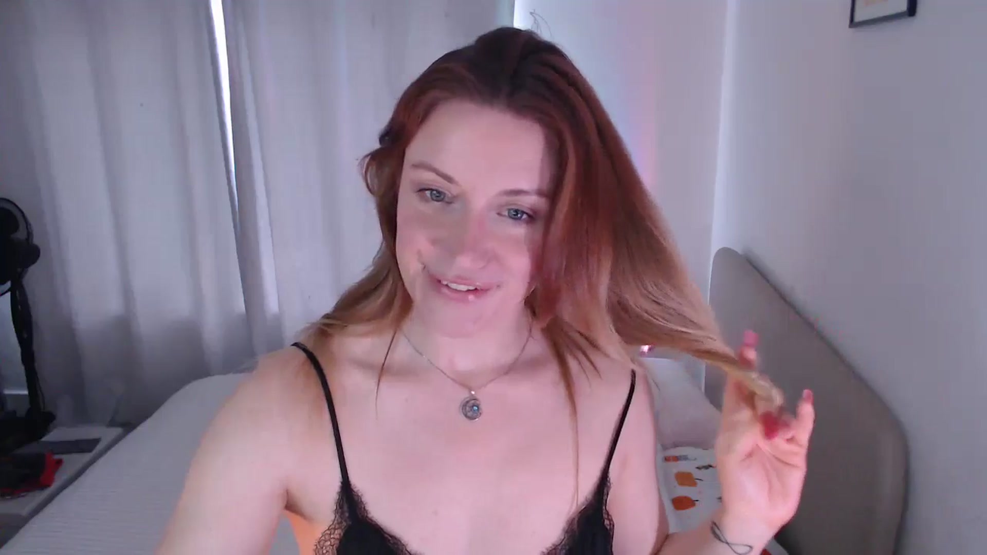 Gallery image thumbnail from xDaisyx's myfreecams stream on, 05/03/2024, 14:31 image 7 of 20