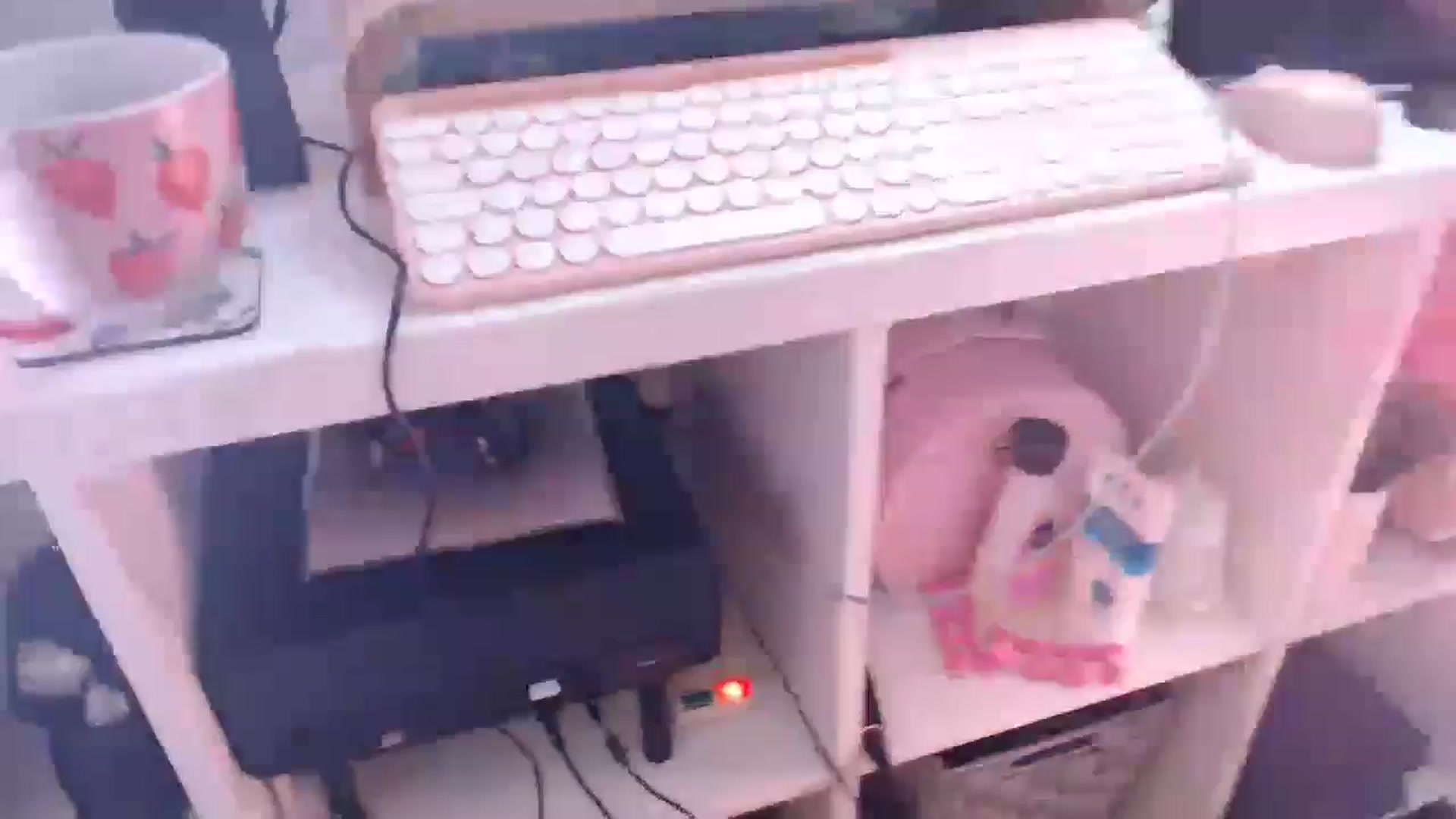 Gallery image thumbnail from xDaisyx's myfreecams stream on, 05/03/2024, 14:31 image 1 of 20
