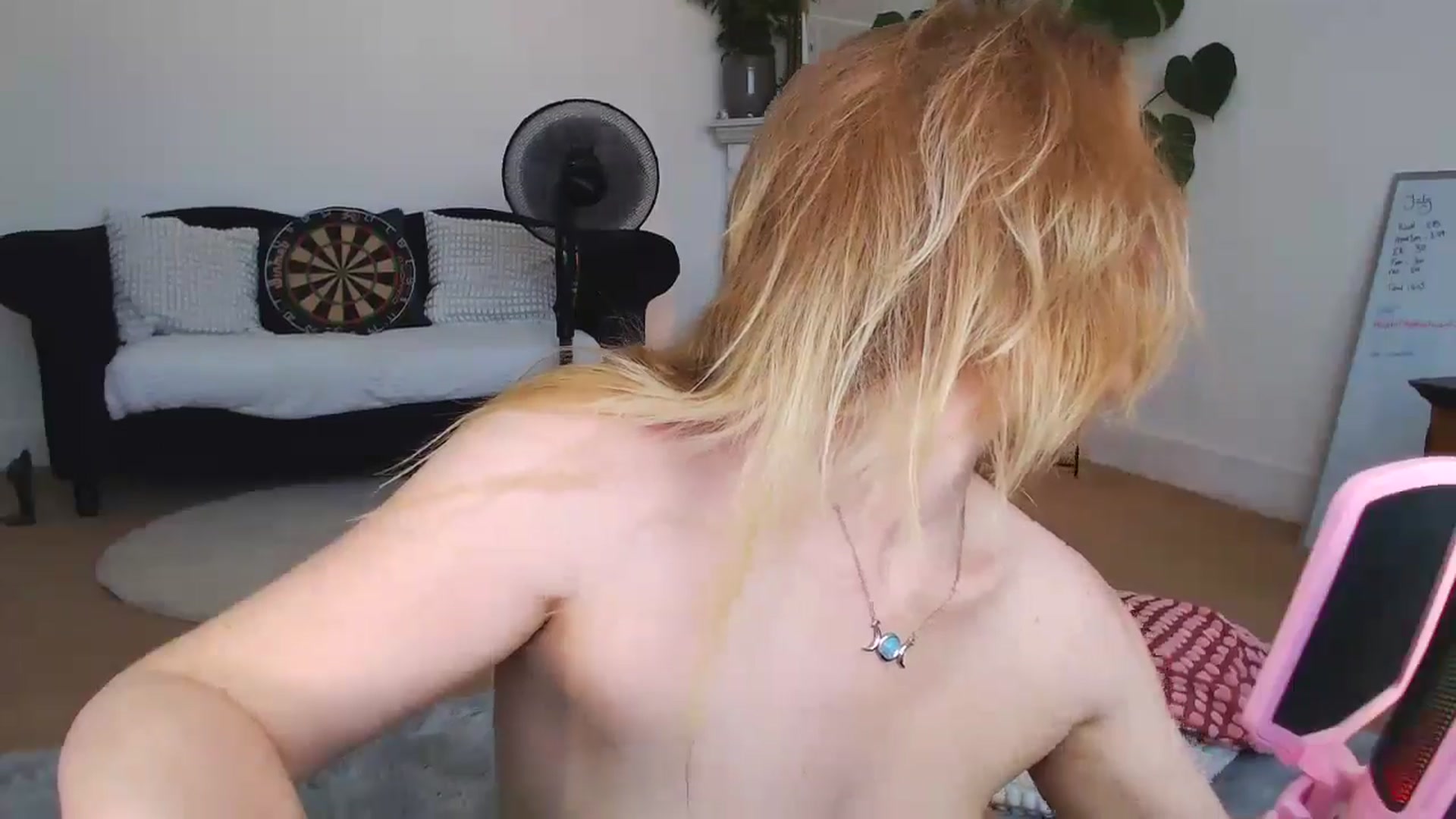 Gallery image thumbnail from xDaisyx's myfreecams stream on, 07/29/2024, 16:35 image 12 of 20