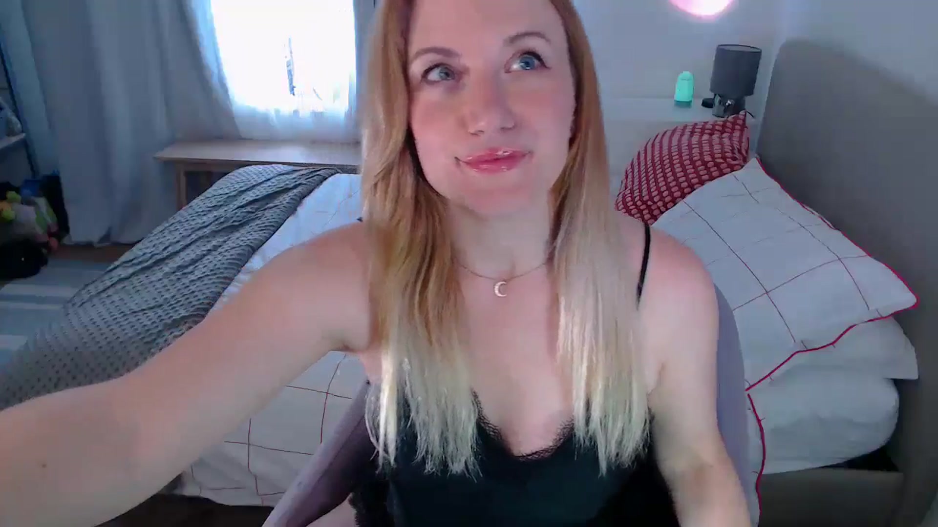 Gallery image thumbnail from xDaisyx's myfreecams stream on, 08/26/2024, 18:19 image 4 of 20