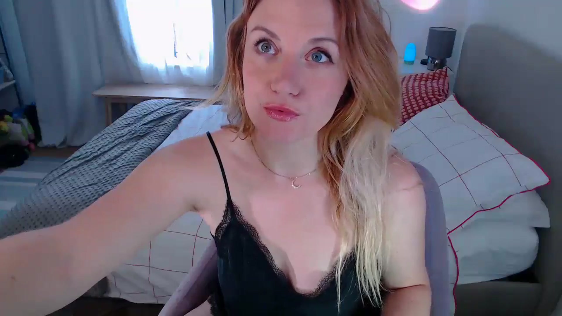 Gallery image thumbnail from xDaisyx's myfreecams stream on, 08/26/2024, 18:19 image 3 of 20