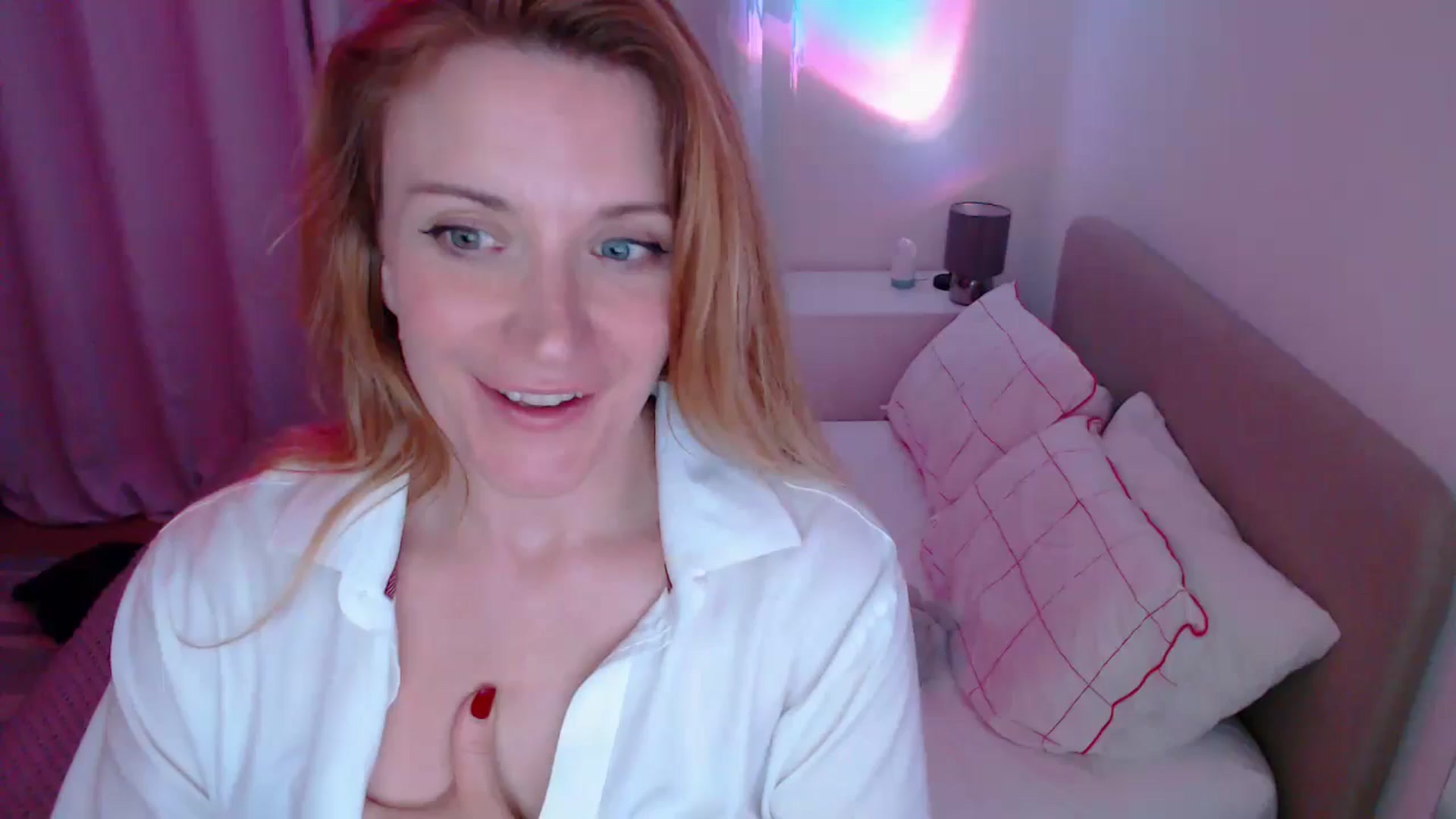 Gallery image thumbnail from xDaisyx's myfreecams stream on, 08/31/2024, 24:16 image 17 of 20