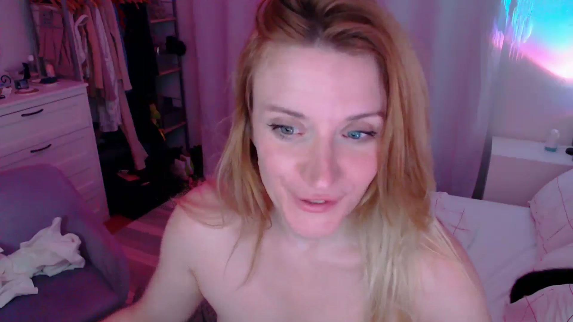 Gallery image thumbnail from xDaisyx's myfreecams stream on, 08/31/2024, 03:21 image 7 of 20