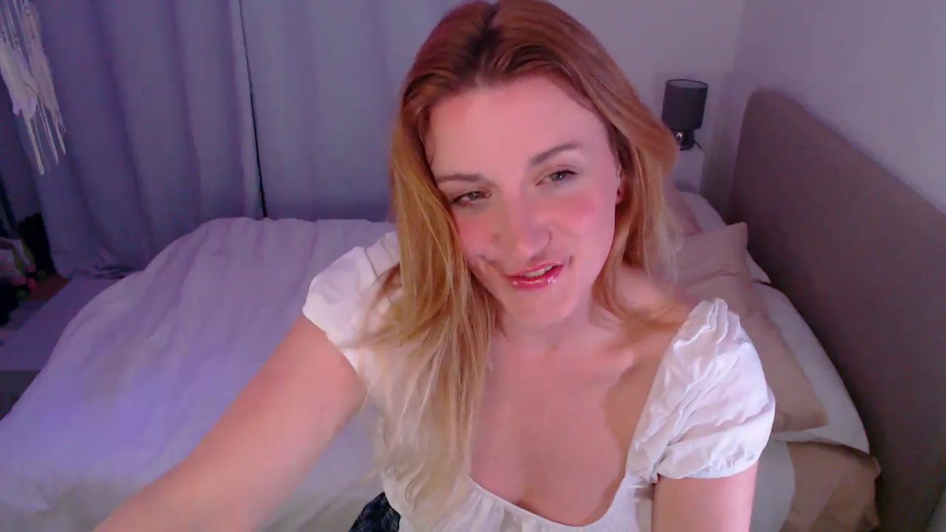 Gallery image thumbnail from xDaisyx's myfreecams stream on, 09/12/2024, 22:17 image 13 of 20