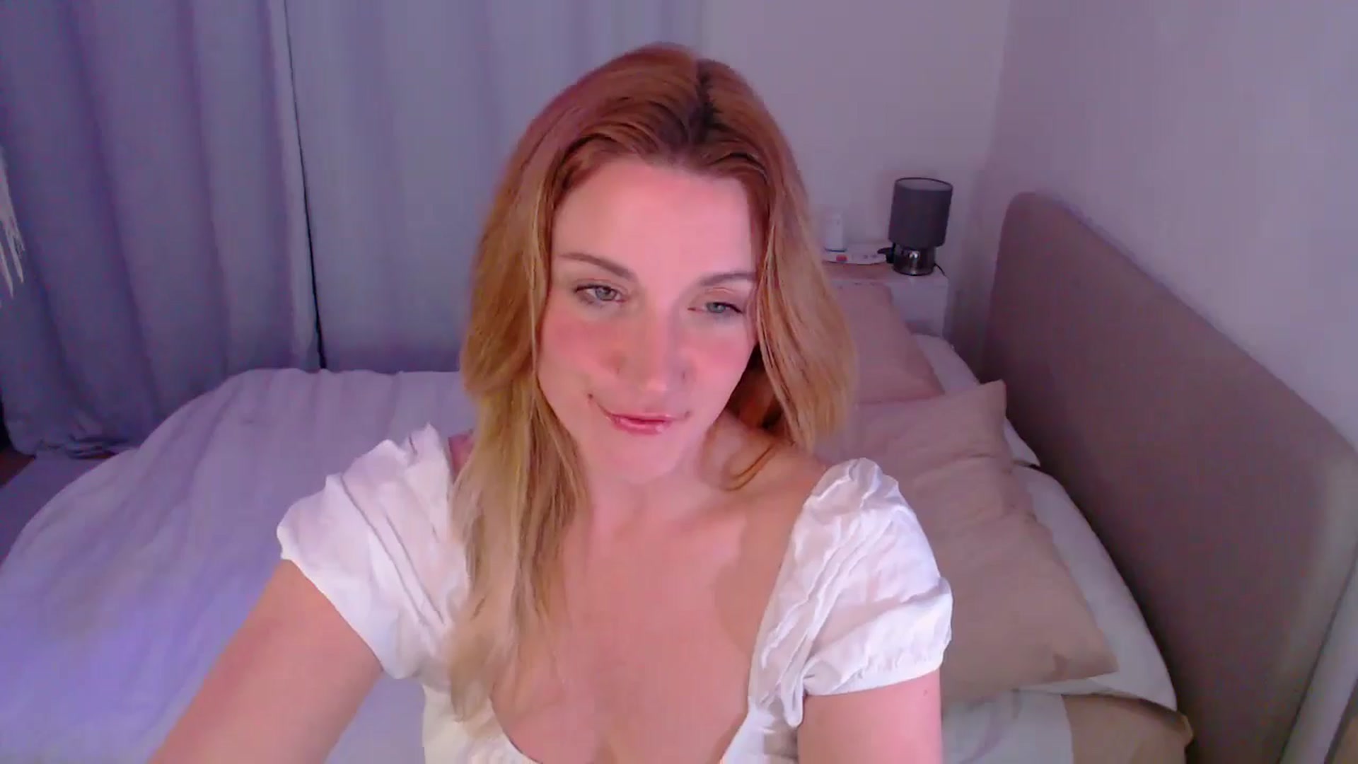 Gallery image thumbnail from xDaisyx's myfreecams stream on, 09/12/2024, 22:17 image 10 of 20