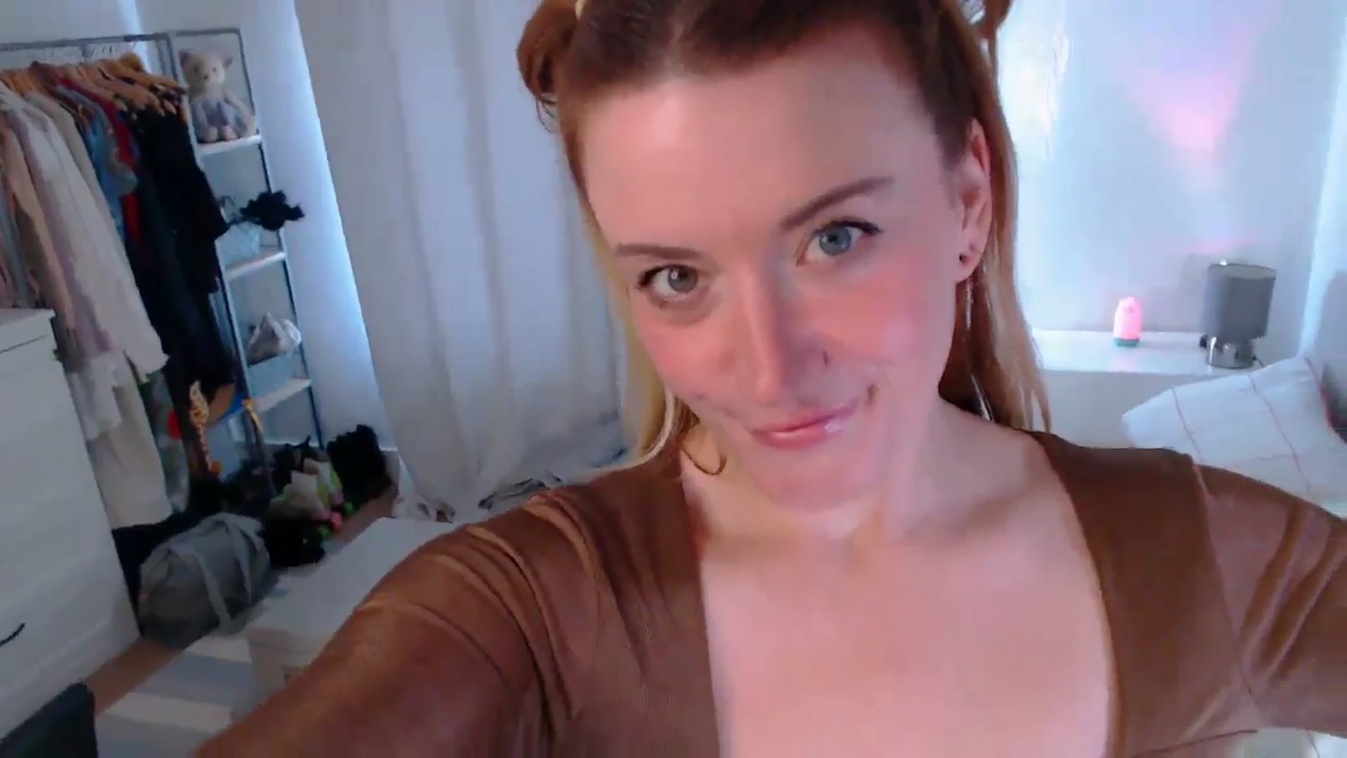 Gallery image thumbnail from xDaisyx's myfreecams stream on, 09/19/2024, 18:06 image 3 of 20