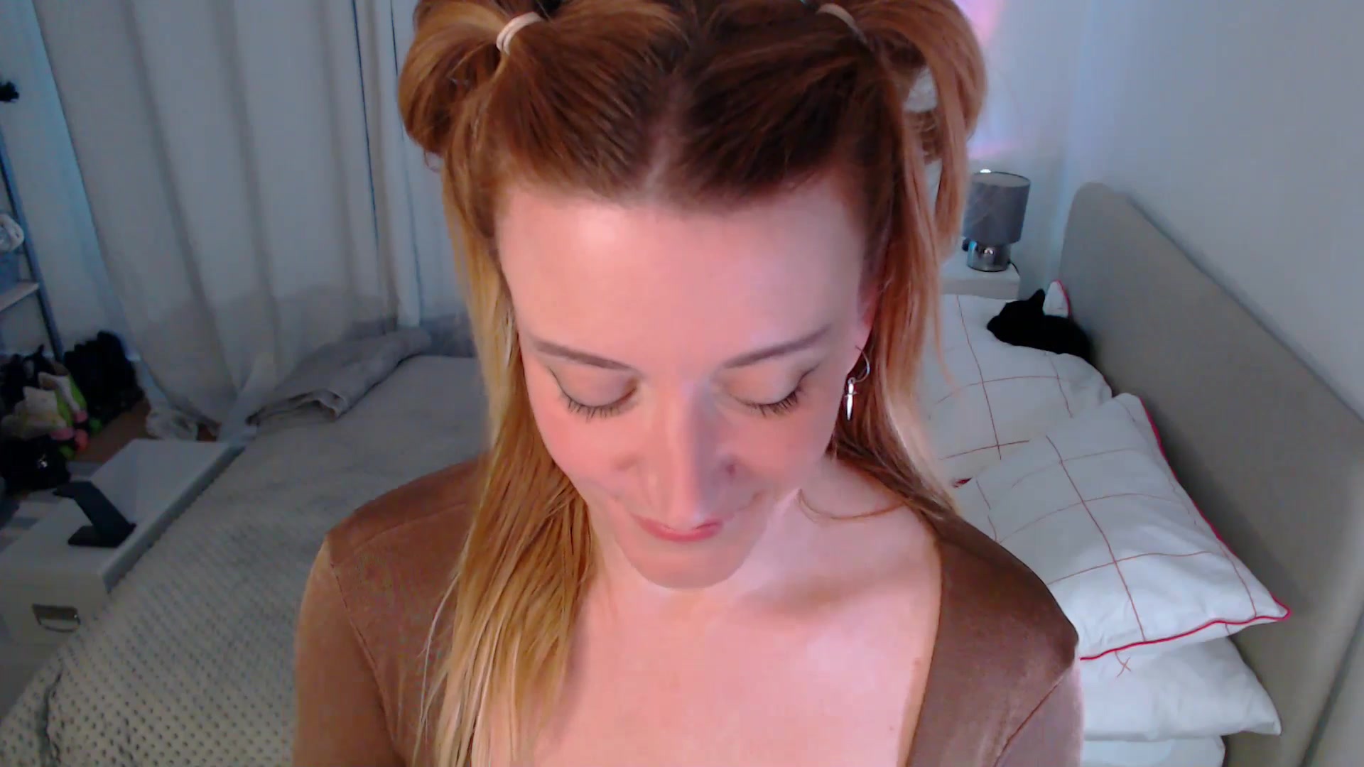 Gallery image thumbnail from xDaisyx's myfreecams stream on, 09/19/2024, 18:06 image 20 of 20