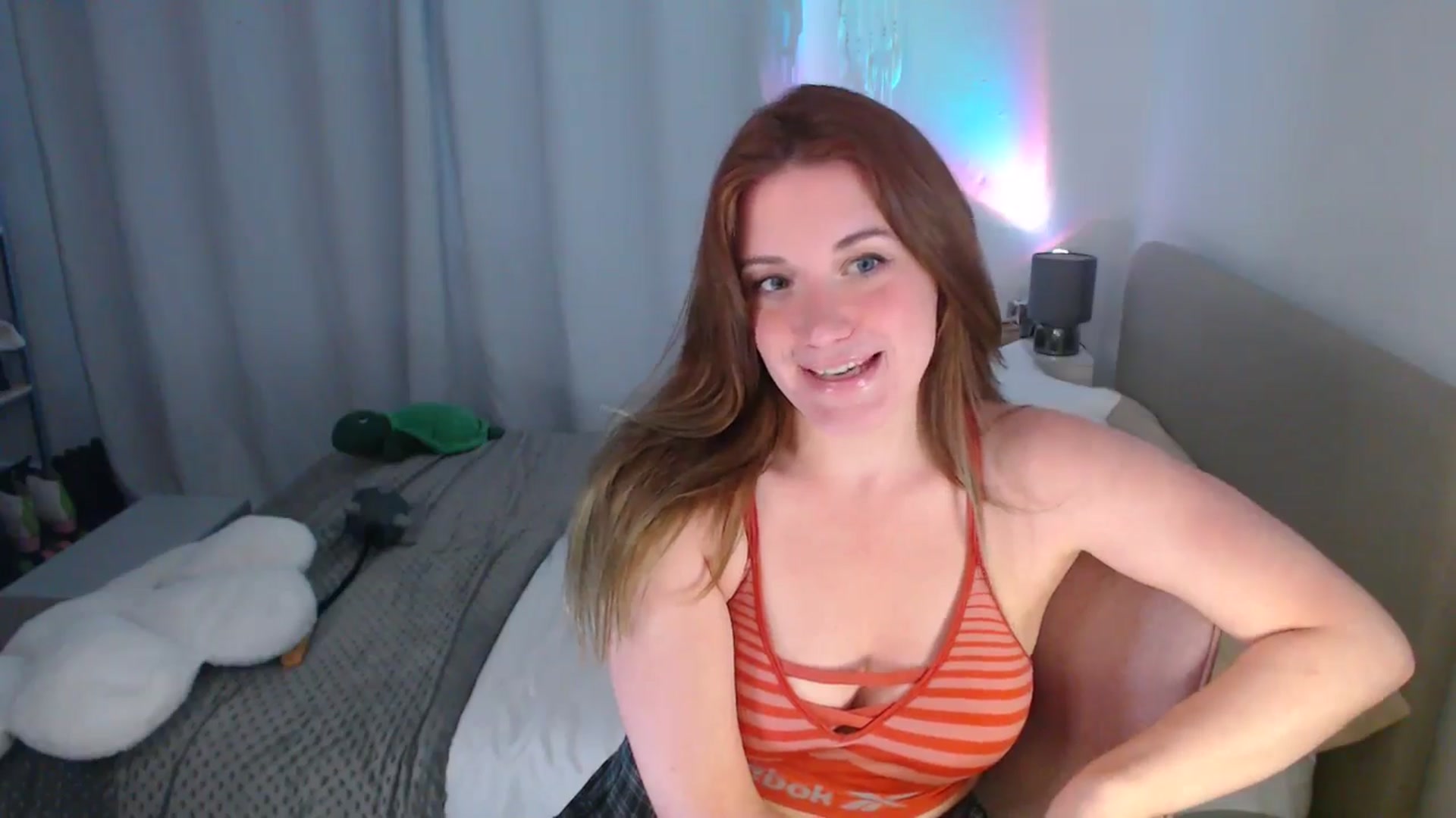 Gallery image thumbnail from xDaisyx's myfreecams stream on, 10/14/2024, 16:42 image 4 of 20