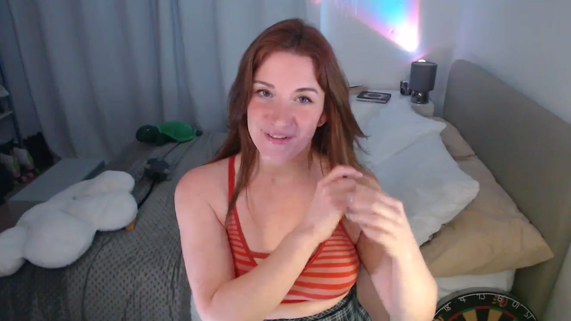 Gallery image thumbnail from xDaisyx's myfreecams stream on, 10/14/2024, 16:42 image 12 of 20