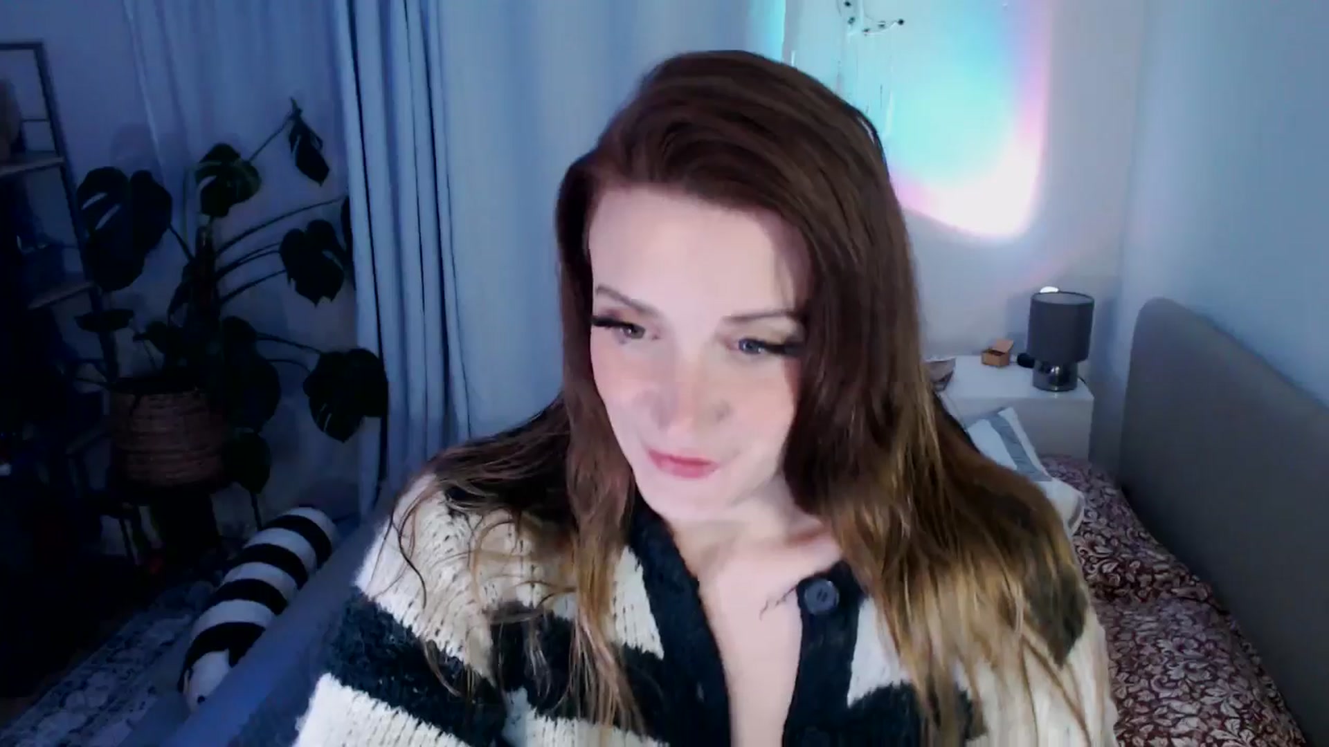 Gallery image thumbnail from xDaisyx's myfreecams stream on, 10/29/2024, 18:03 image 3 of 20