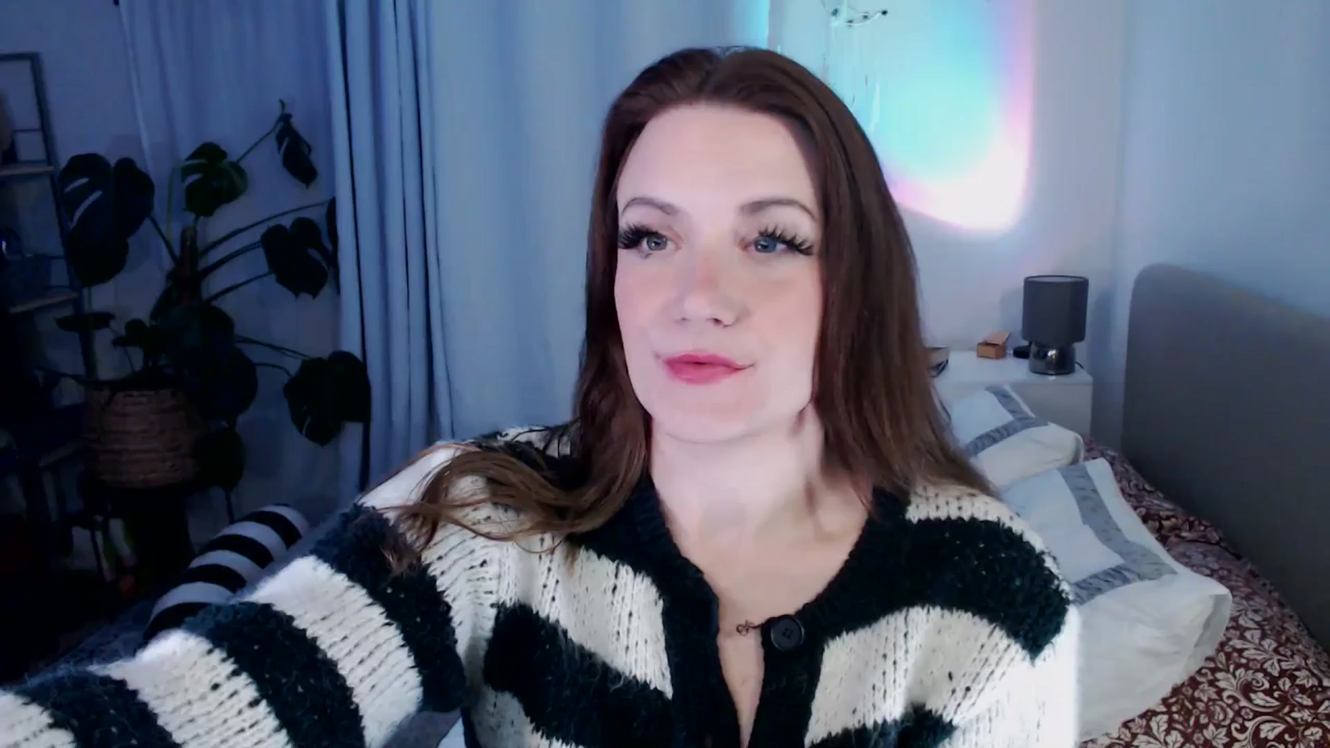 Gallery image thumbnail from xDaisyx's myfreecams stream on, 10/29/2024, 18:03 image 1 of 20