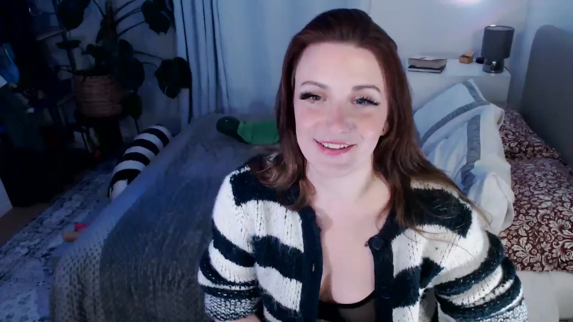 Gallery image thumbnail from xDaisyx's myfreecams stream on, 10/29/2024, 18:03 image 11 of 20
