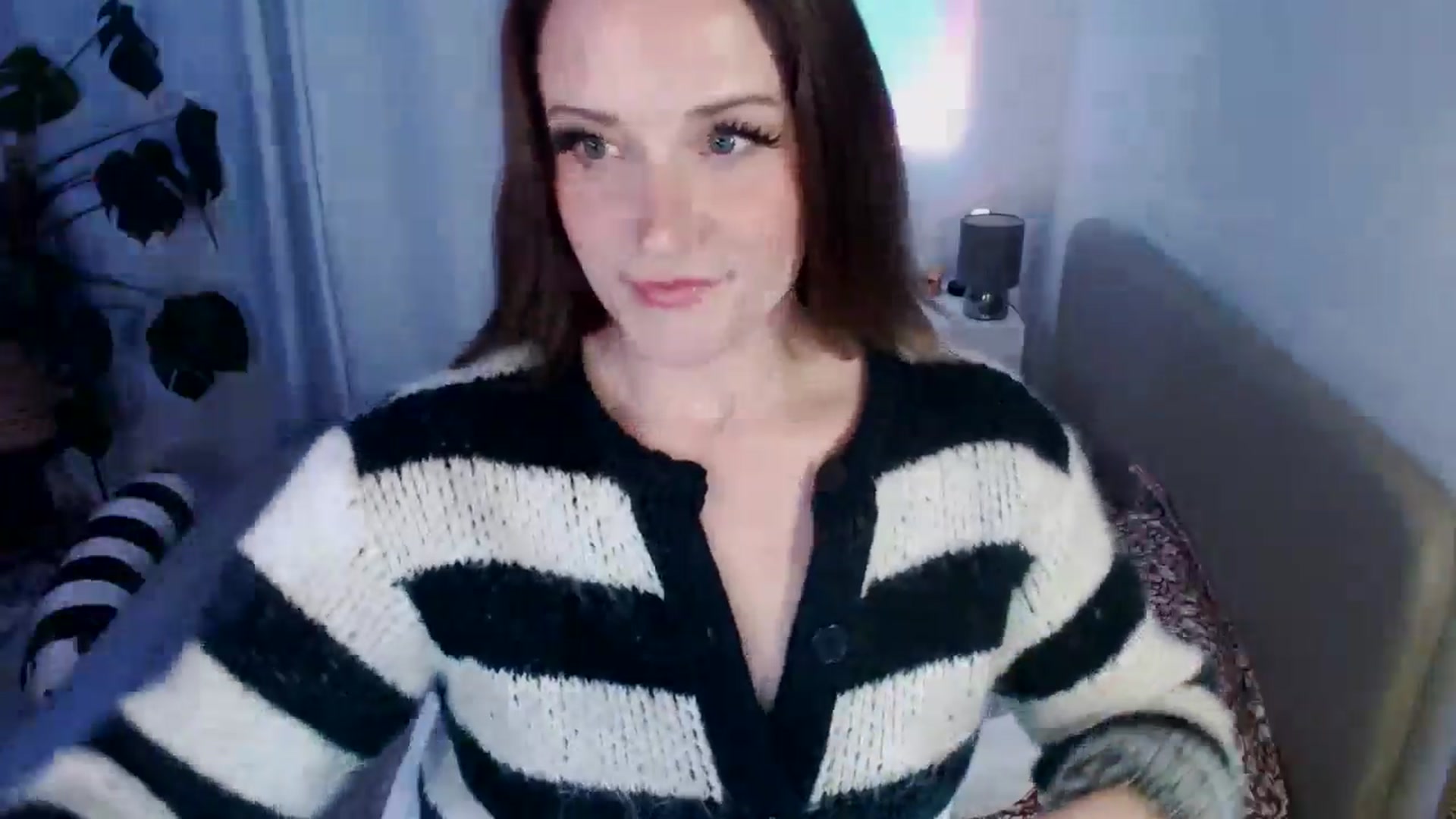 Gallery image thumbnail from xDaisyx's myfreecams stream on, 10/29/2024, 20:05 image 6 of 20