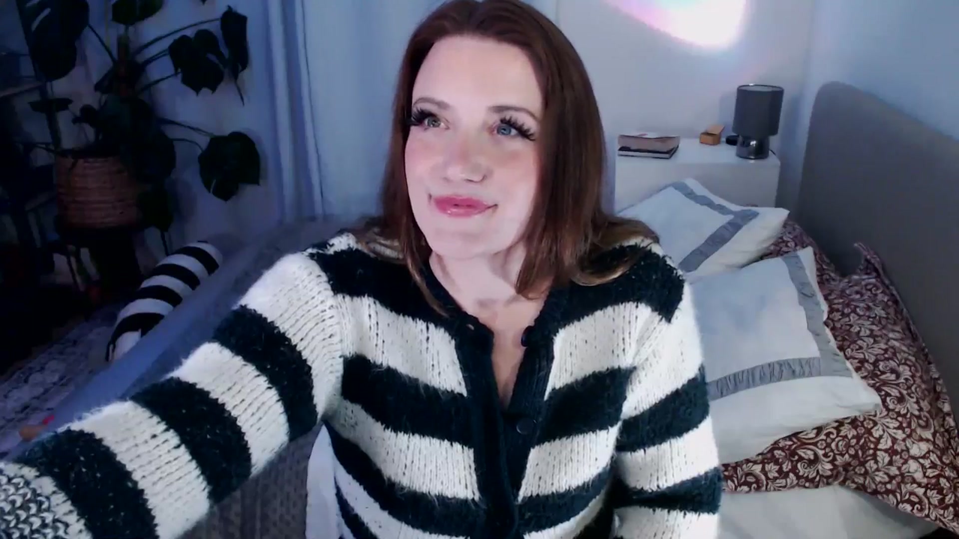 Gallery image thumbnail from xDaisyx's myfreecams stream on, 10/29/2024, 20:05 image 4 of 20