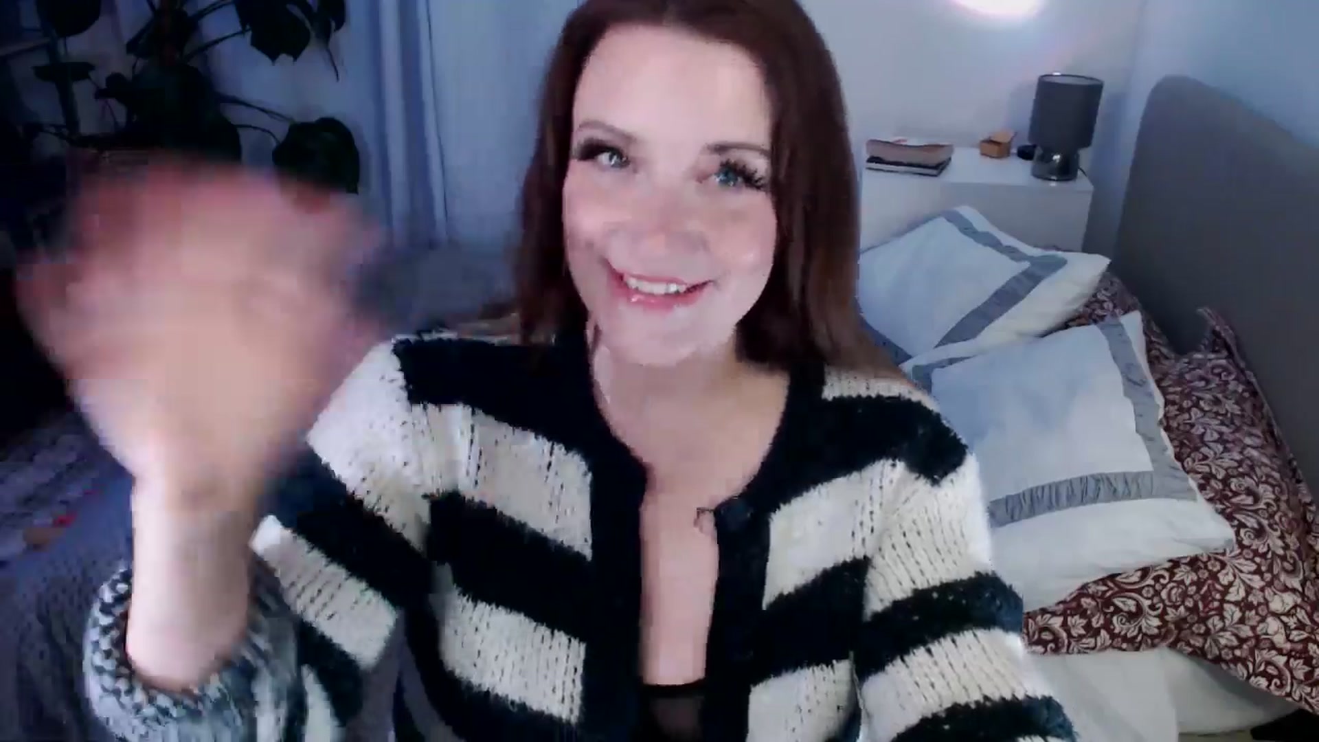 Gallery image thumbnail from xDaisyx's myfreecams stream on, 10/29/2024, 20:05 image 14 of 20