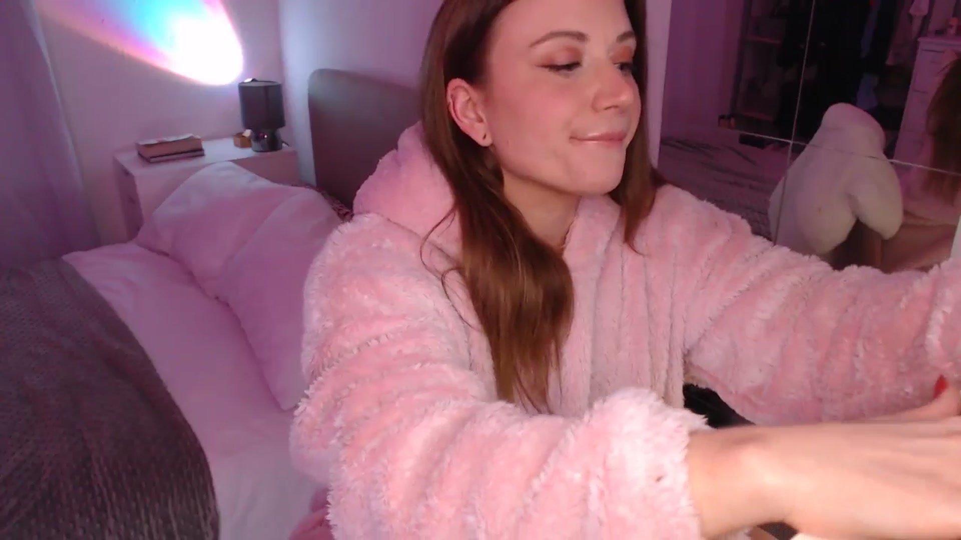 Gallery image thumbnail from xDaisyx's myfreecams stream on, 11/11/2024, 21:19 image 2 of 20