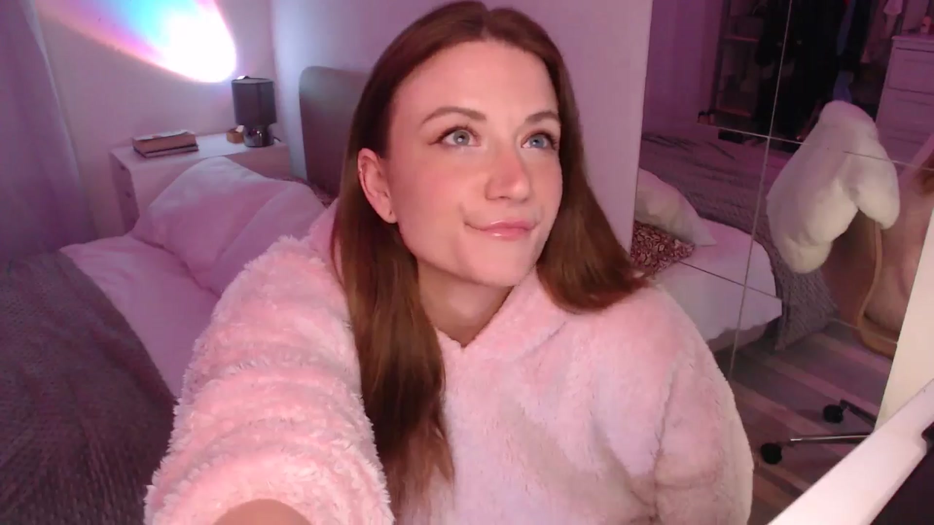 Gallery image thumbnail from xDaisyx's myfreecams stream on, 11/11/2024, 21:19 image 11 of 20