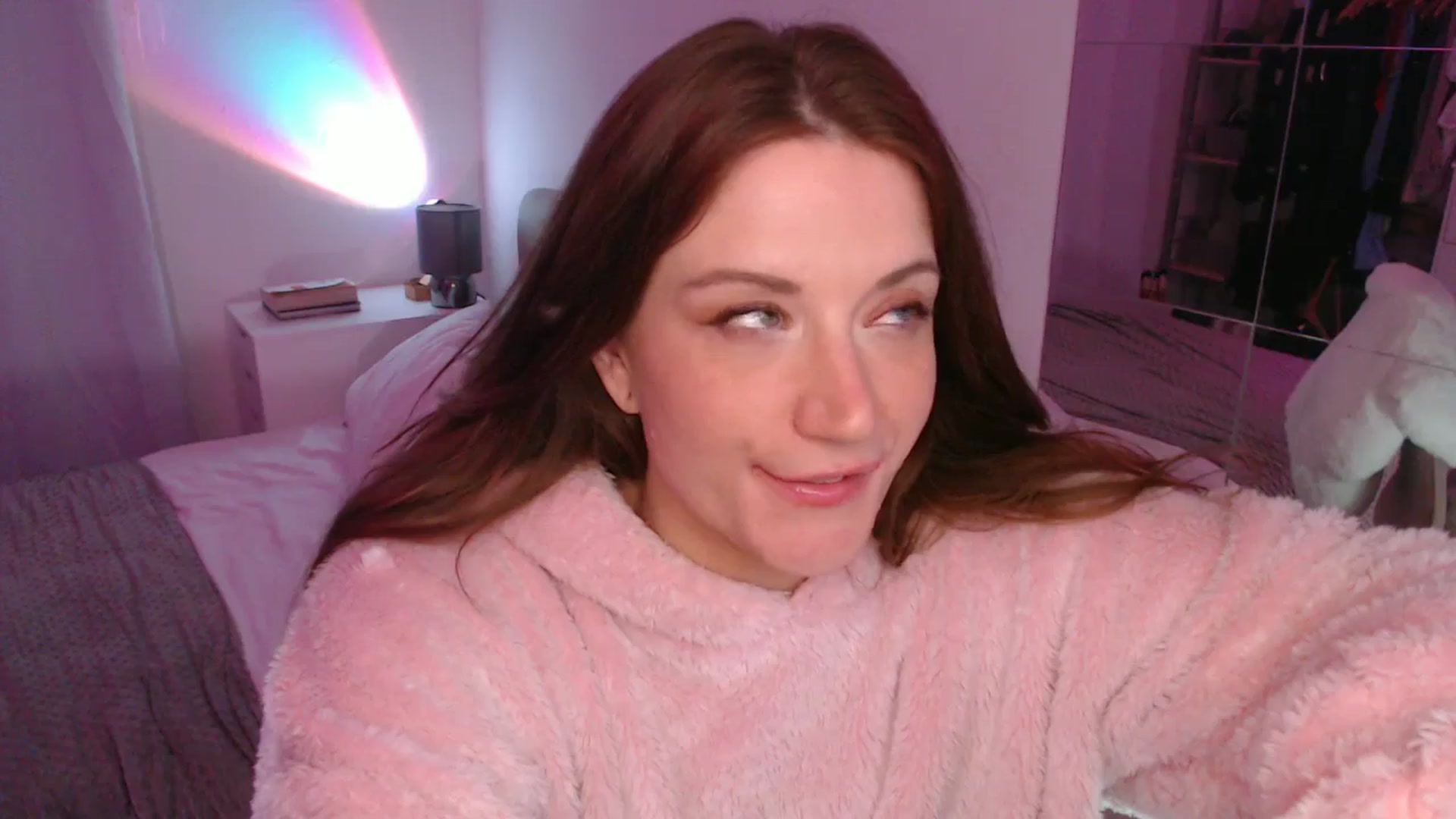Gallery image thumbnail from xDaisyx's myfreecams stream on, 11/12/2024, 24:09 image 3 of 20