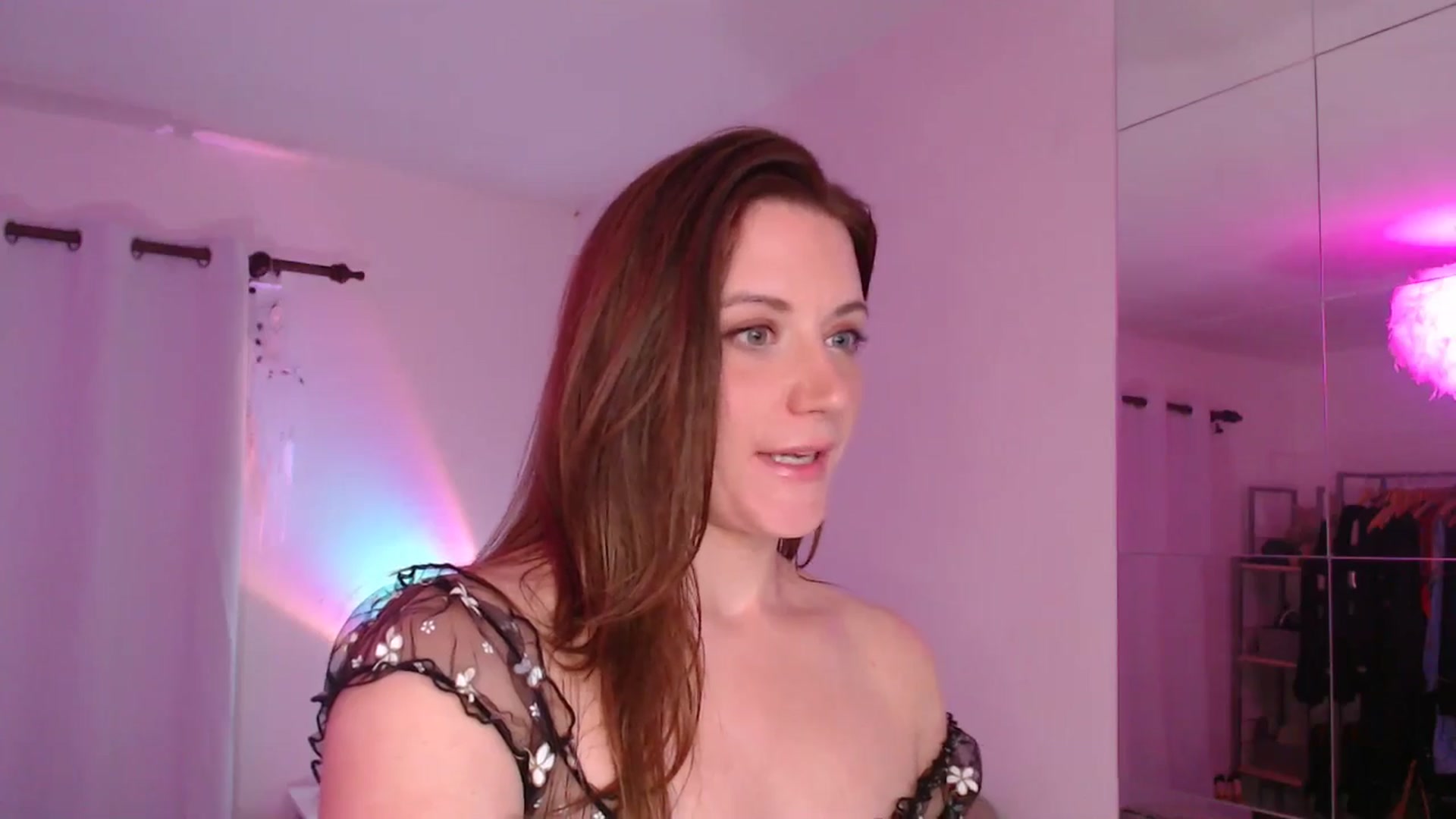 Gallery image thumbnail from xDaisyx's myfreecams stream on, 11/12/2024, 24:44 image 15 of 20