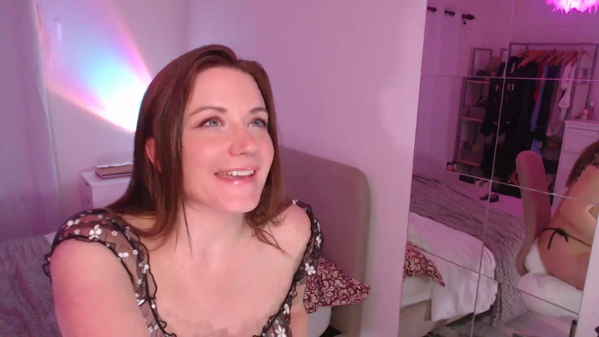 Gallery image thumbnail from xDaisyx's myfreecams stream on, 11/12/2024, 24:44 image 8 of 20